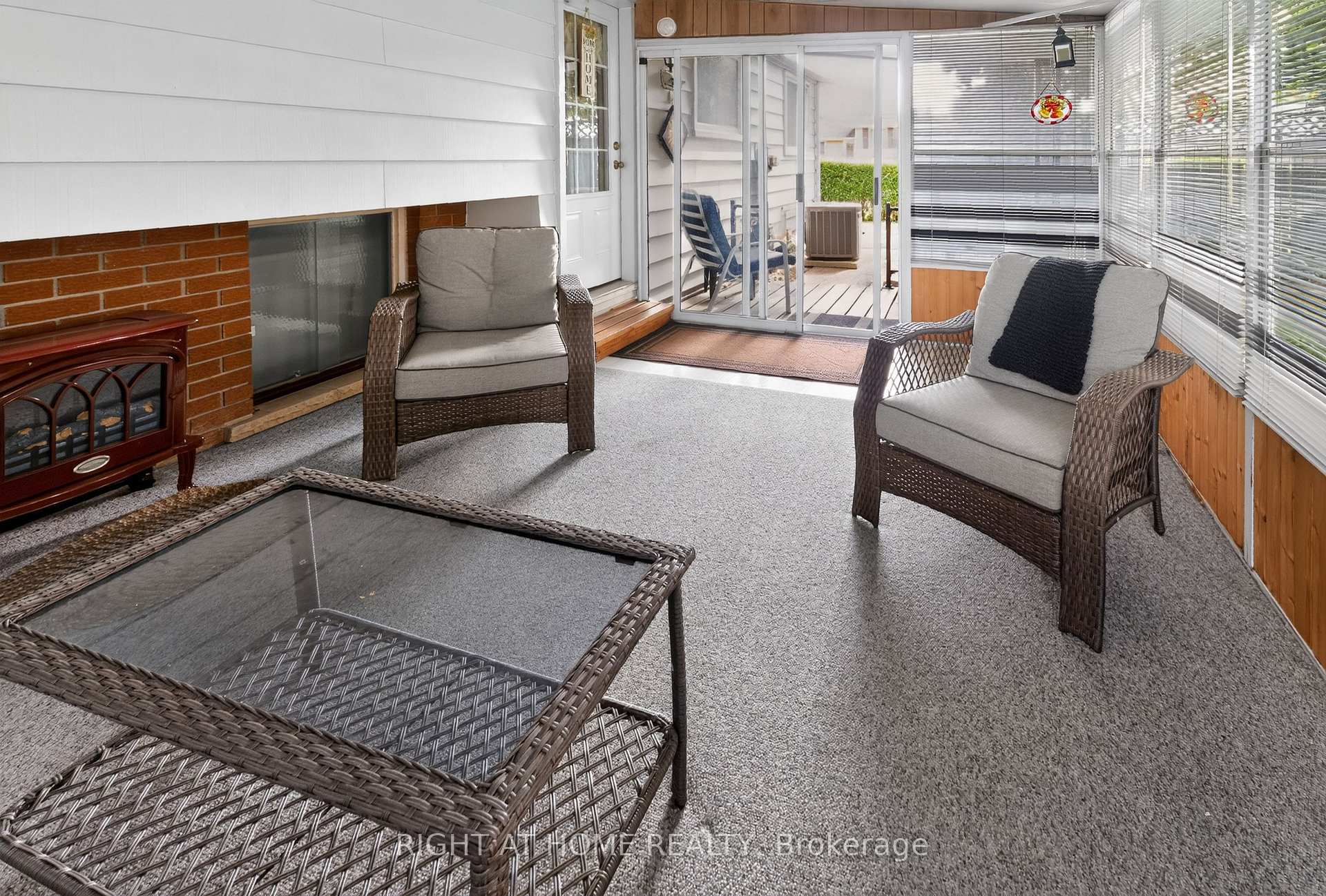 Photo 3 of 49 Locke Avenue, St. Thomas — HOMEH