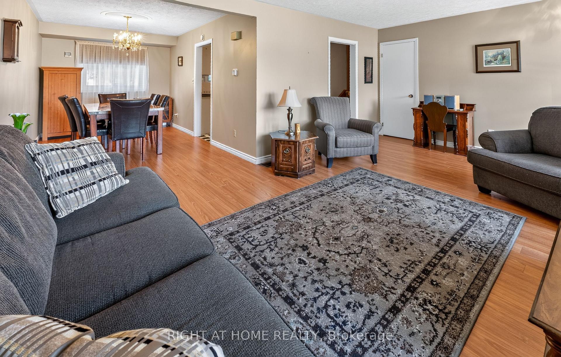 Photo 7 of 49 Locke Avenue, St. Thomas — HOMEH