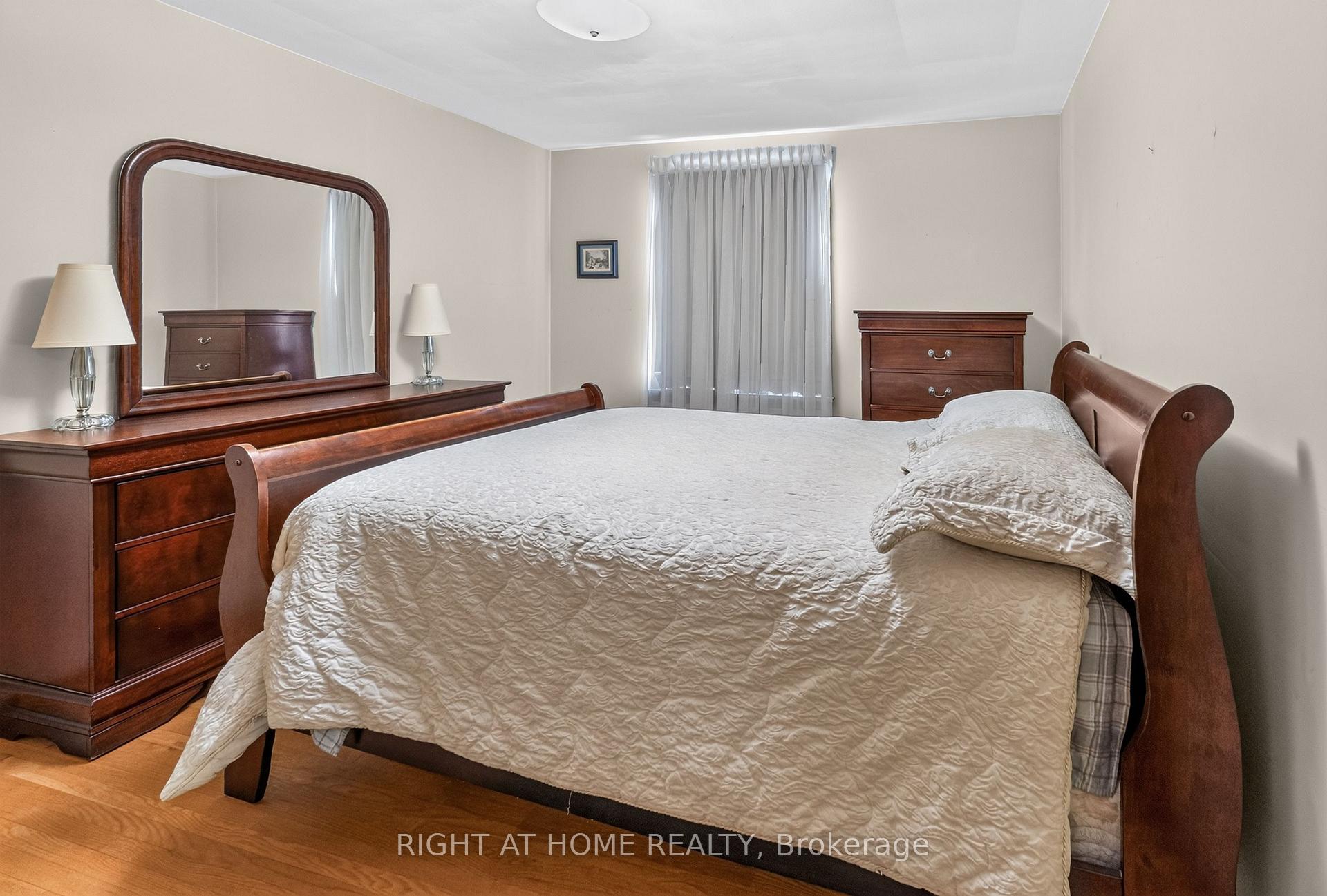 Photo 13 of 49 Locke Avenue, St. Thomas — HOMEH