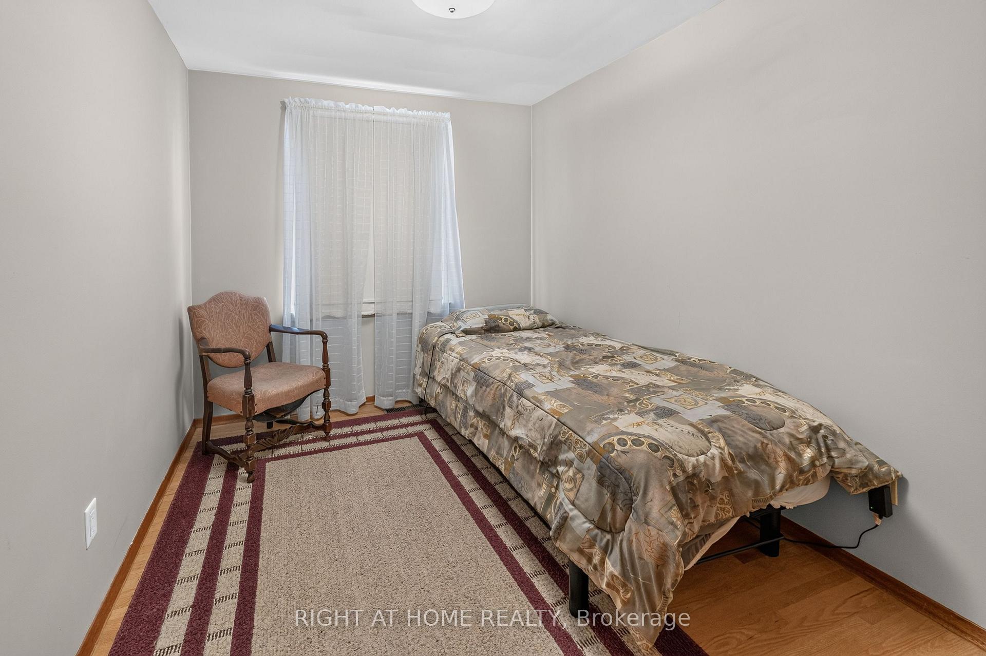 Photo 16 of 49 Locke Avenue, St. Thomas — HOMEH
