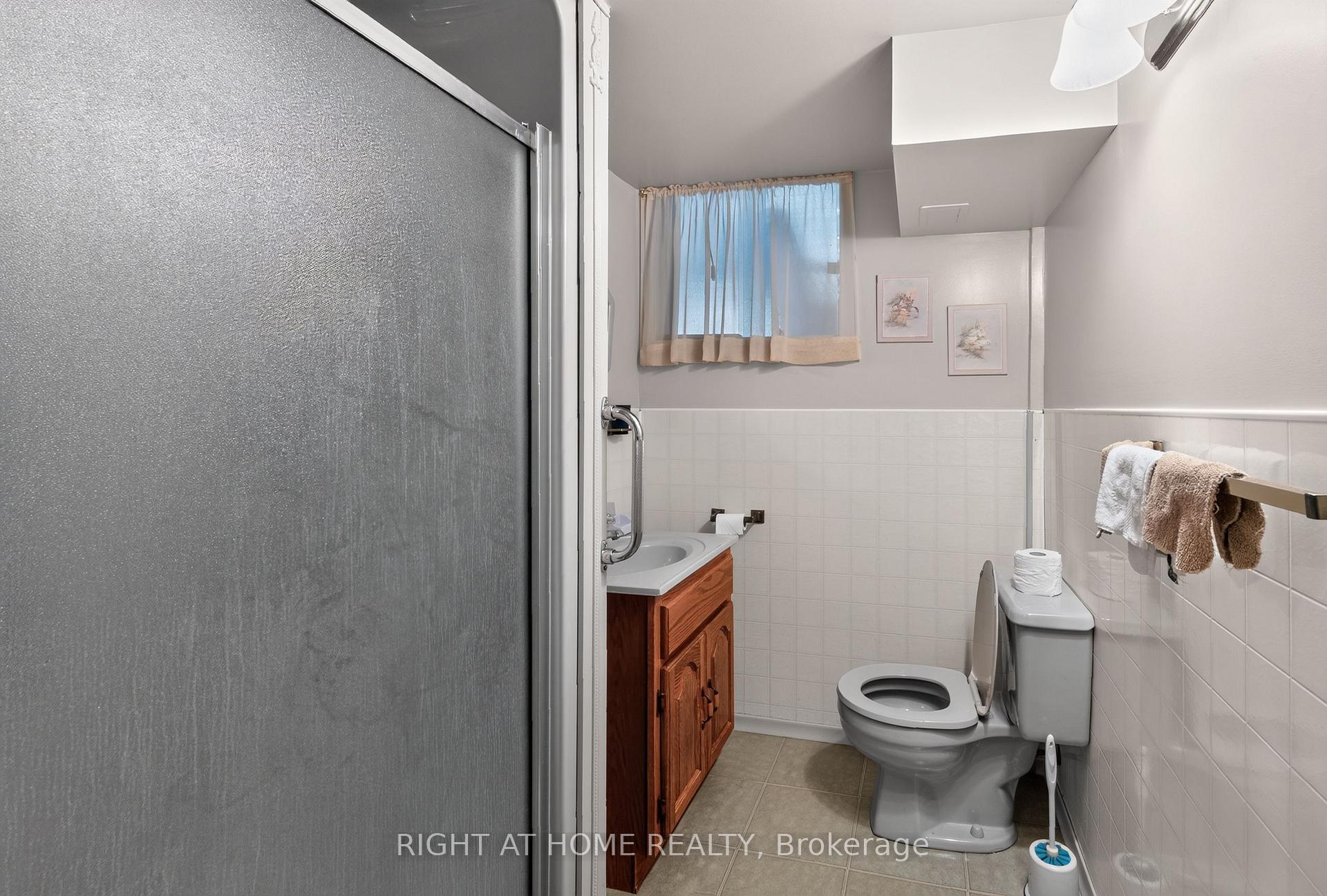 Photo 25 of 49 Locke Avenue, St. Thomas — HOMEH