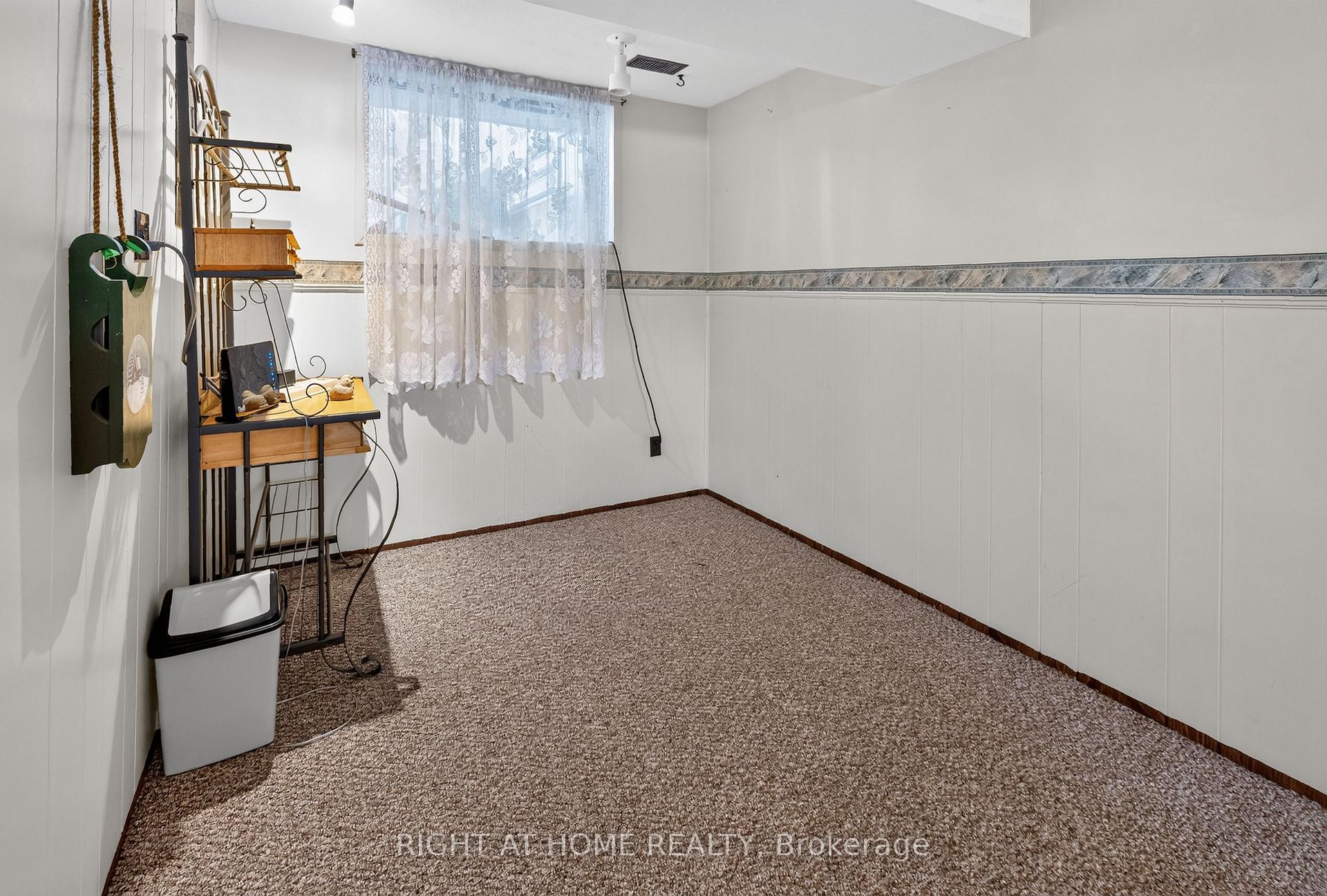 Photo 26 of 49 Locke Avenue, St. Thomas — HOMEH