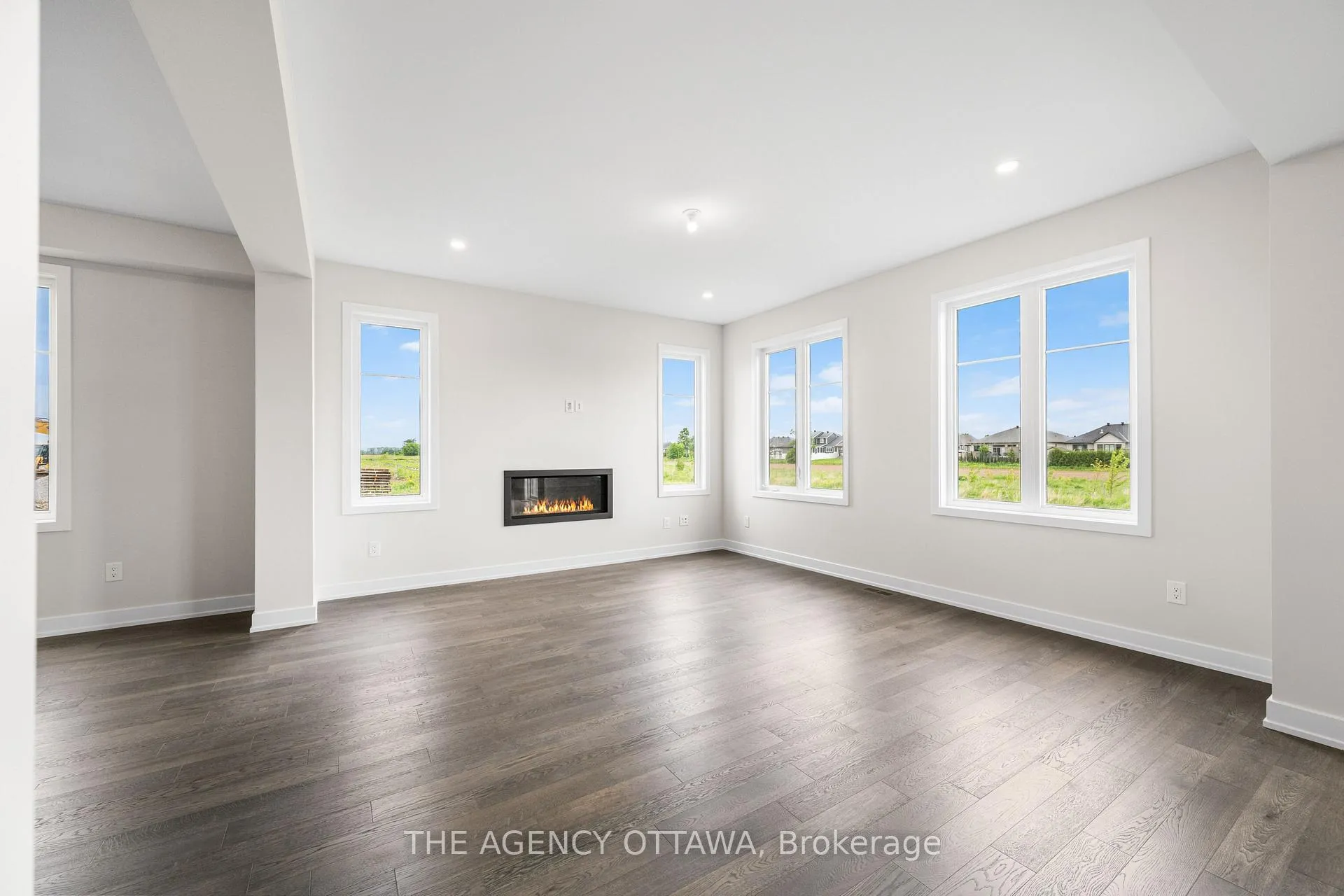 Photo 7 of 2066 Postilion Street, Ottawa, Richmond — HOMEH
