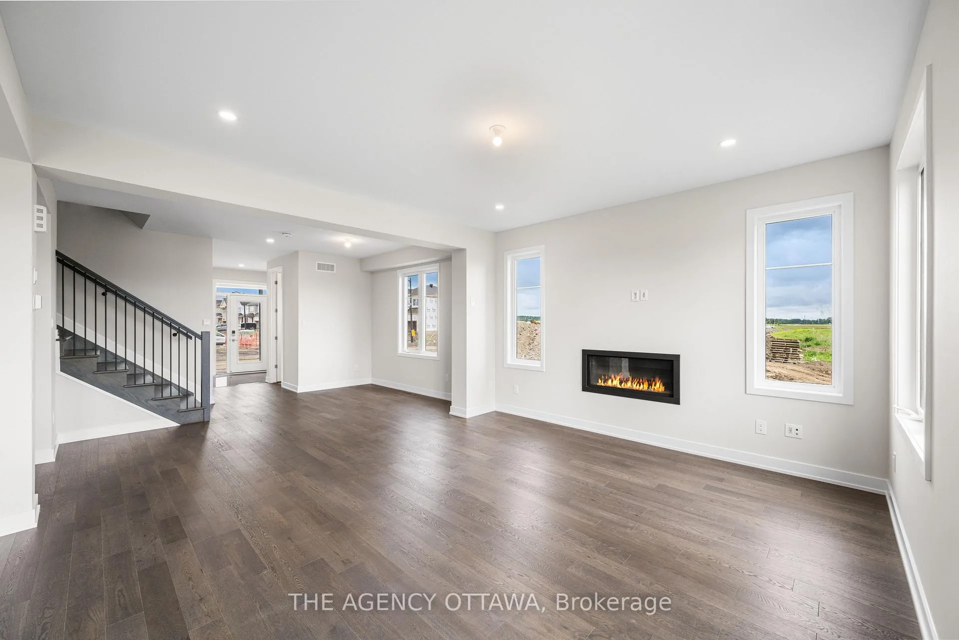 Photo 10 of 2066 Postilion Street, Ottawa, Richmond — HOMEH