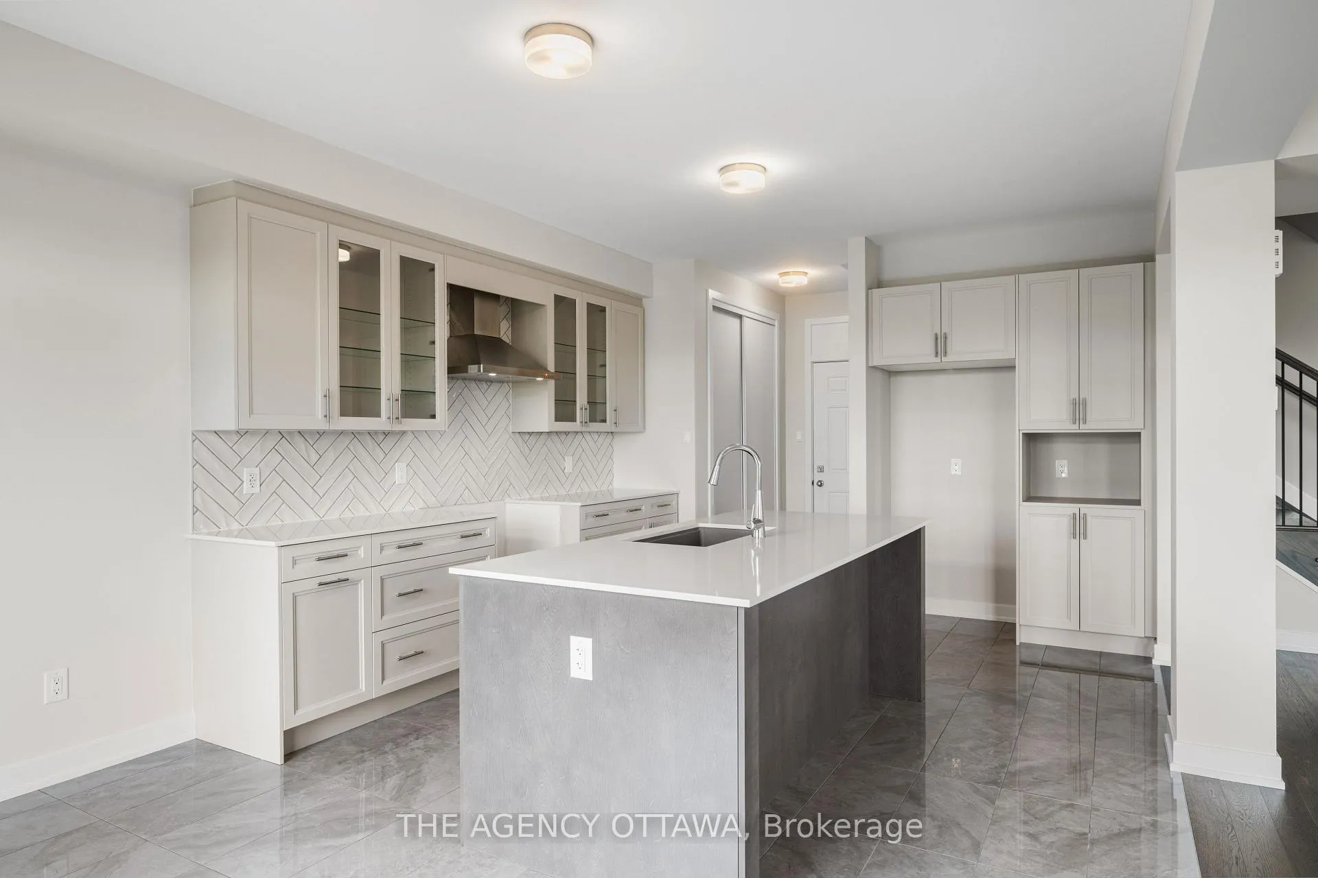Photo 13 of 2066 Postilion Street, Ottawa, Richmond — HOMEH