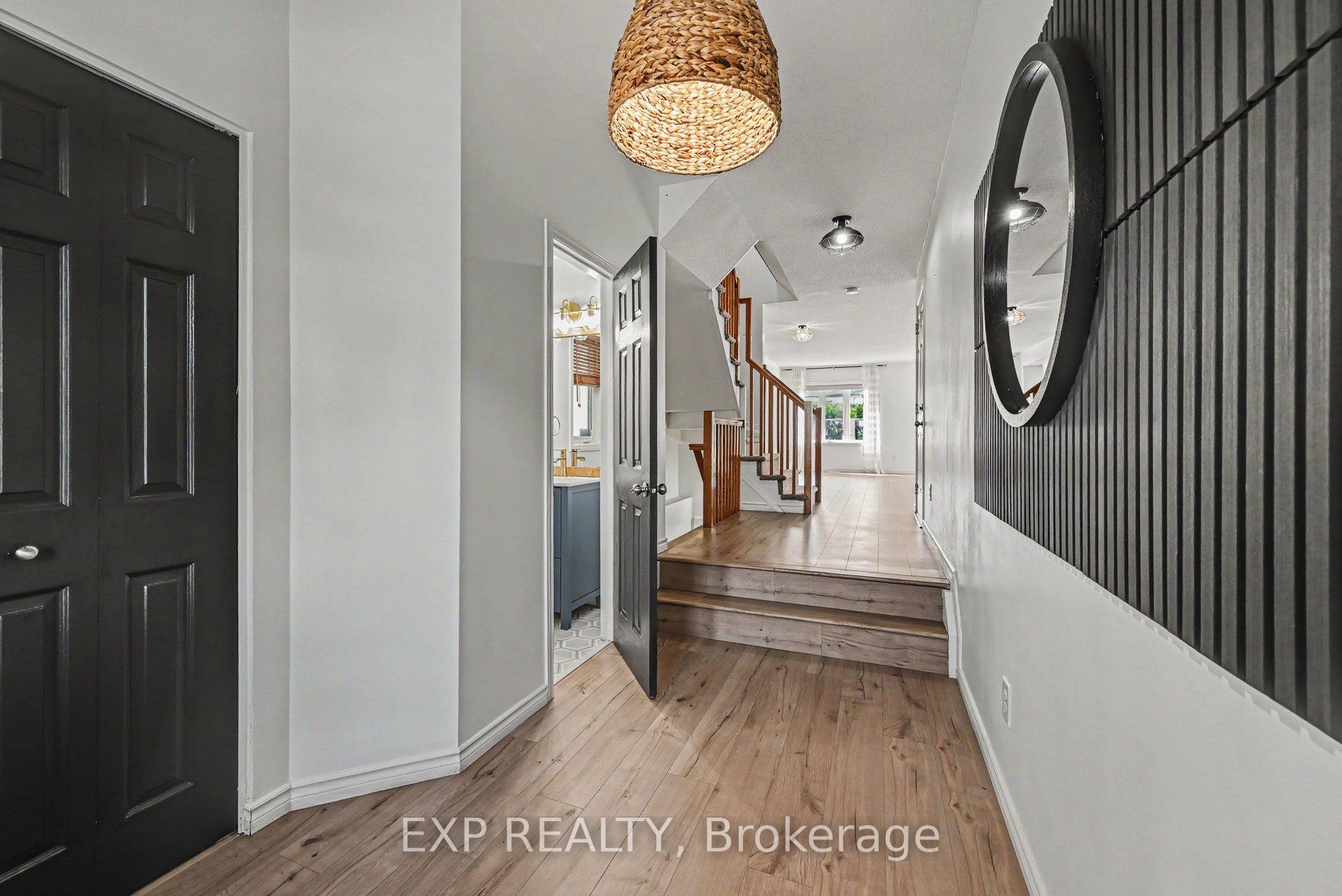 Photo 3 of 218 Rolling Meadow Crescent, Ottawa, Mer Bleue/Bradley Estates/Anderson Park — HOMEH