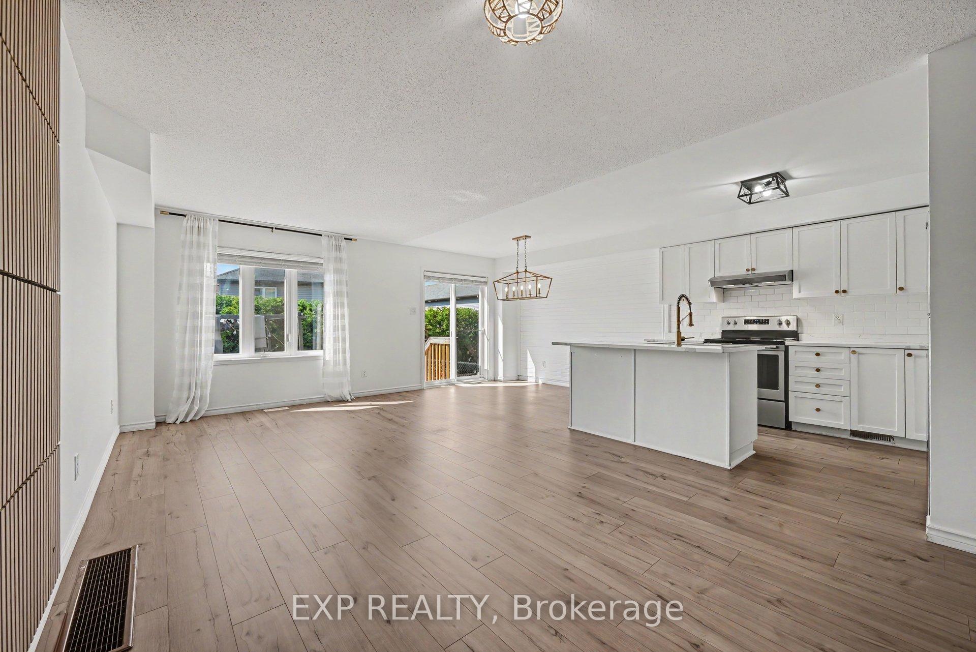 Photo 5 of 218 Rolling Meadow Crescent, Ottawa, Mer Bleue/Bradley Estates/Anderson Park — HOMEH