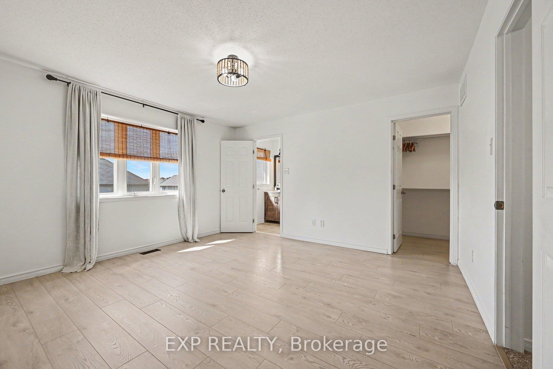 Photo 12 of 218 Rolling Meadow Crescent, Ottawa, Mer Bleue/Bradley Estates/Anderson Park — HOMEH