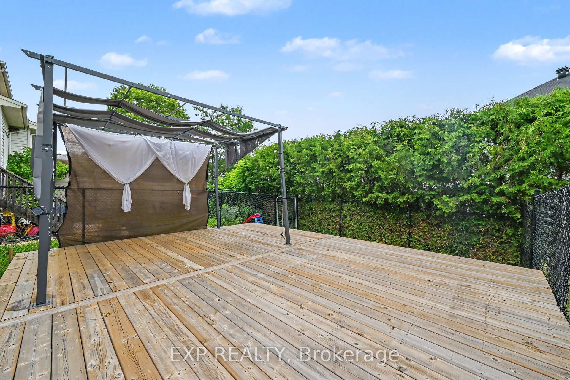 Photo 27 of 218 Rolling Meadow Crescent, Ottawa, Mer Bleue/Bradley Estates/Anderson Park — HOMEH