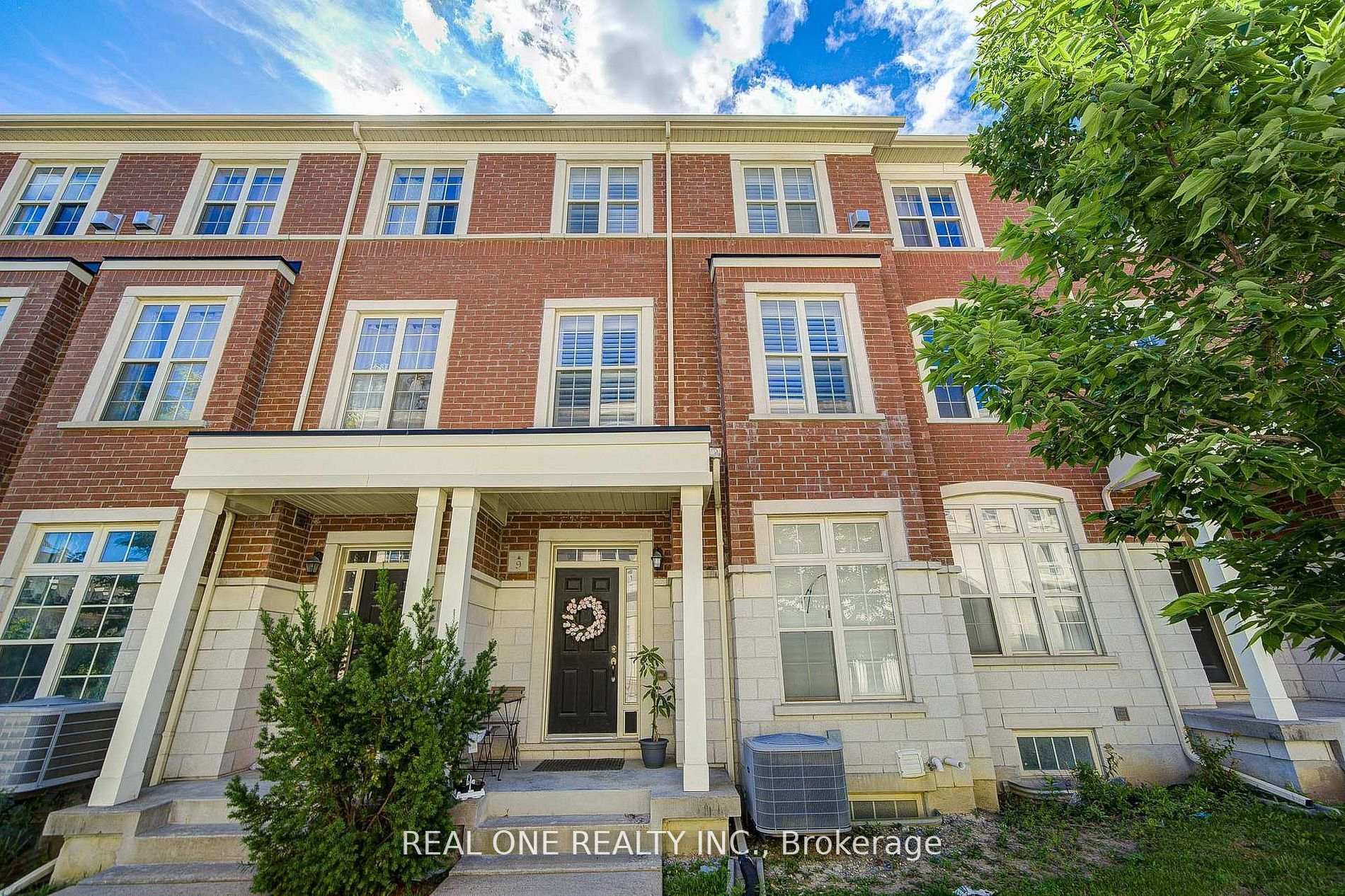 Photo 1 of Unit Upper, 9 Ruskov Lane, Markham, Cathedraltown — HOMEH