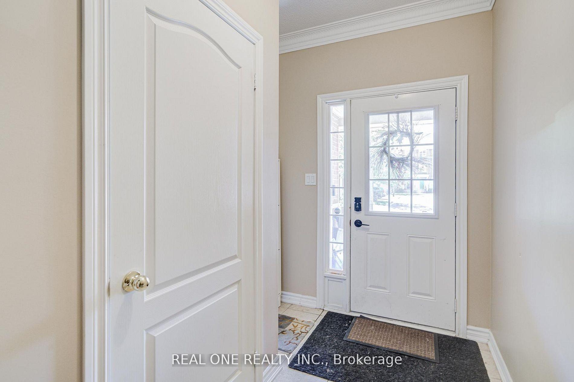 Photo 3 of Unit Upper, 9 Ruskov Lane, Markham, Cathedraltown — HOMEH