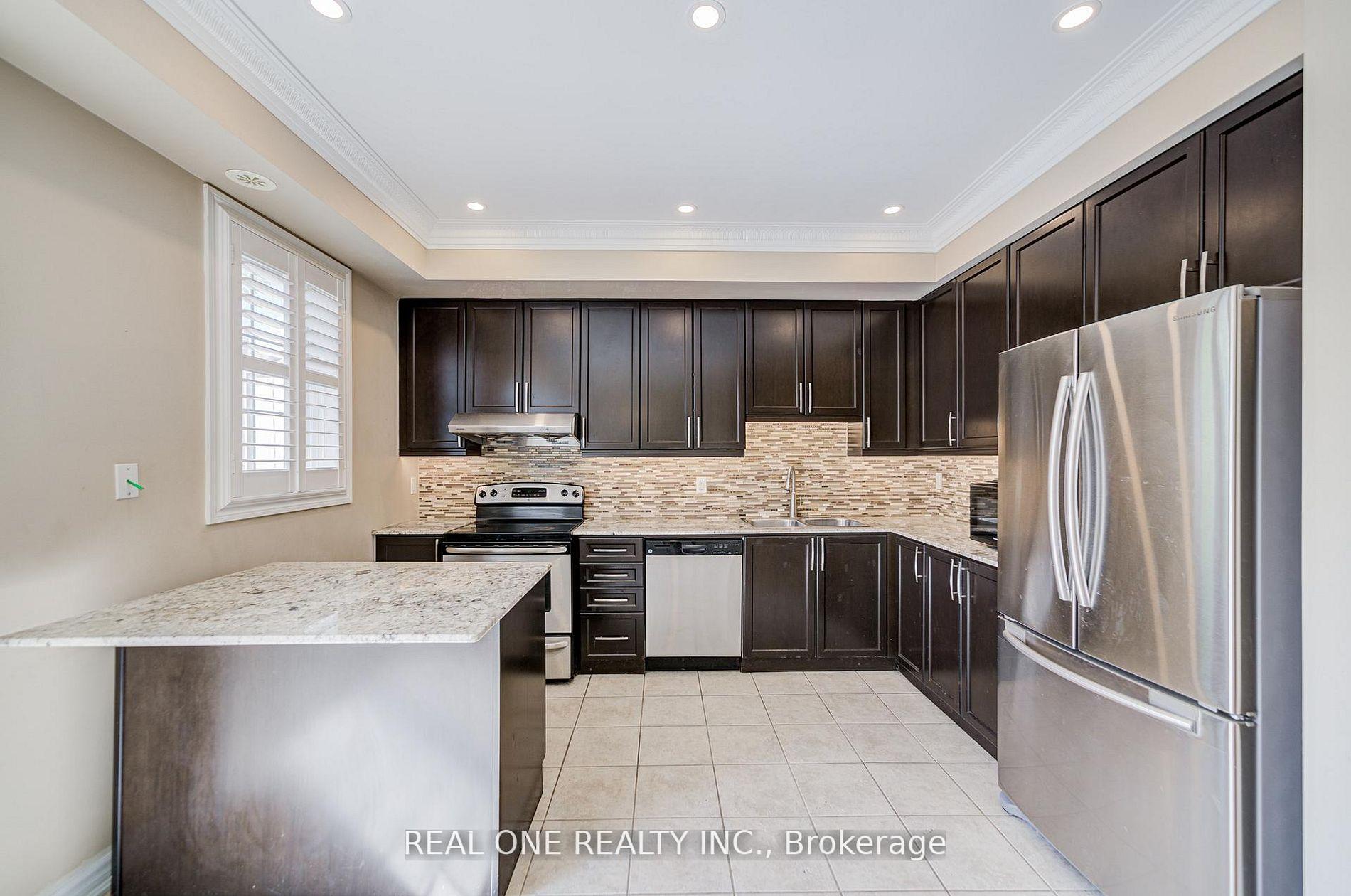 Photo 11 of Unit Upper, 9 Ruskov Lane, Markham, Cathedraltown — HOMEH