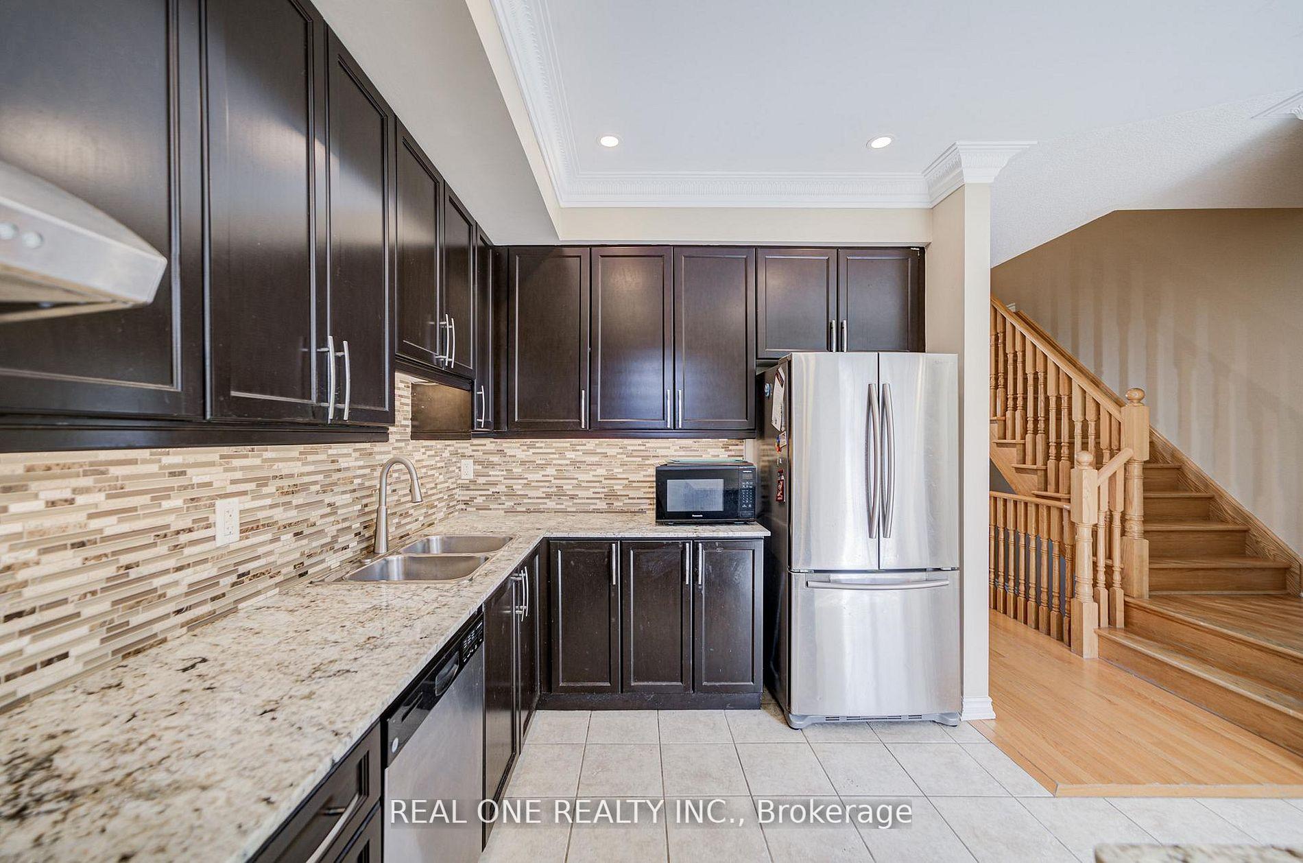 Photo 12 of Unit Upper, 9 Ruskov Lane, Markham, Cathedraltown — HOMEH