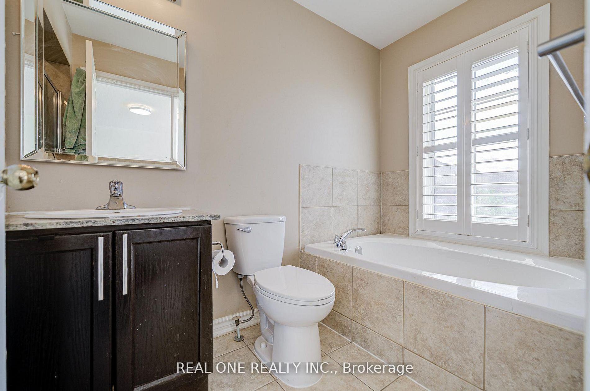 Photo 21 of Unit Upper, 9 Ruskov Lane, Markham, Cathedraltown — HOMEH