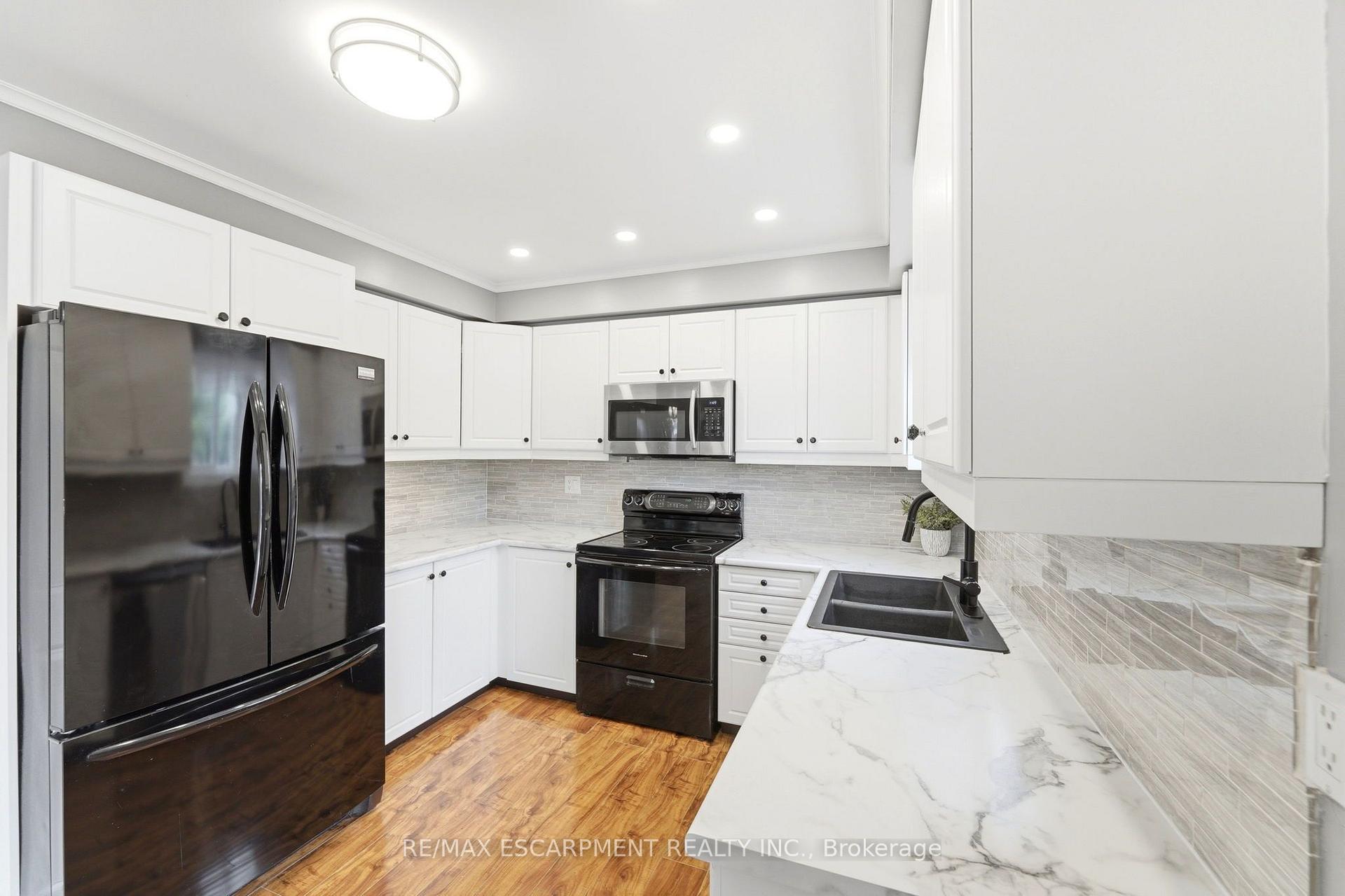 Photo 12 of 79 Cleghorn Drive, Hamilton, Binbrook — HOMEH