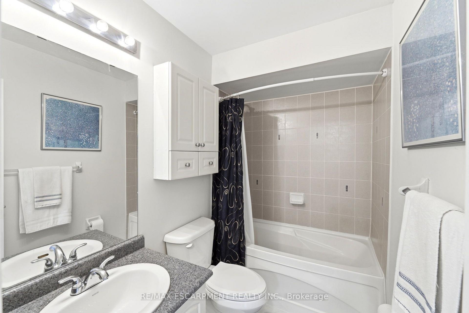 Photo 33 of 79 Cleghorn Drive, Hamilton, Binbrook — HOMEH