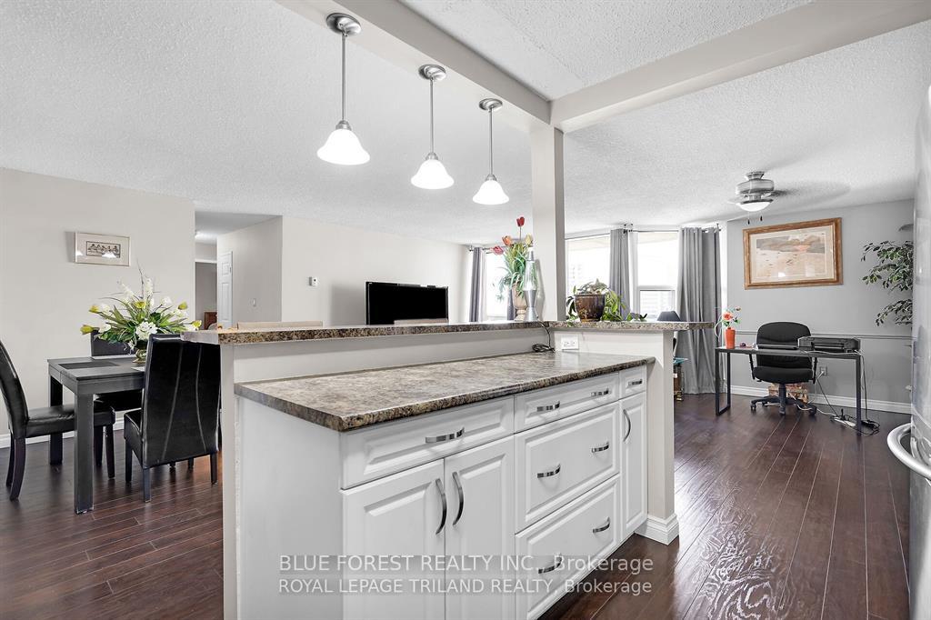 Photo 8 of Unit 1006, 363 Colborne Street, London, East K — HOMEH