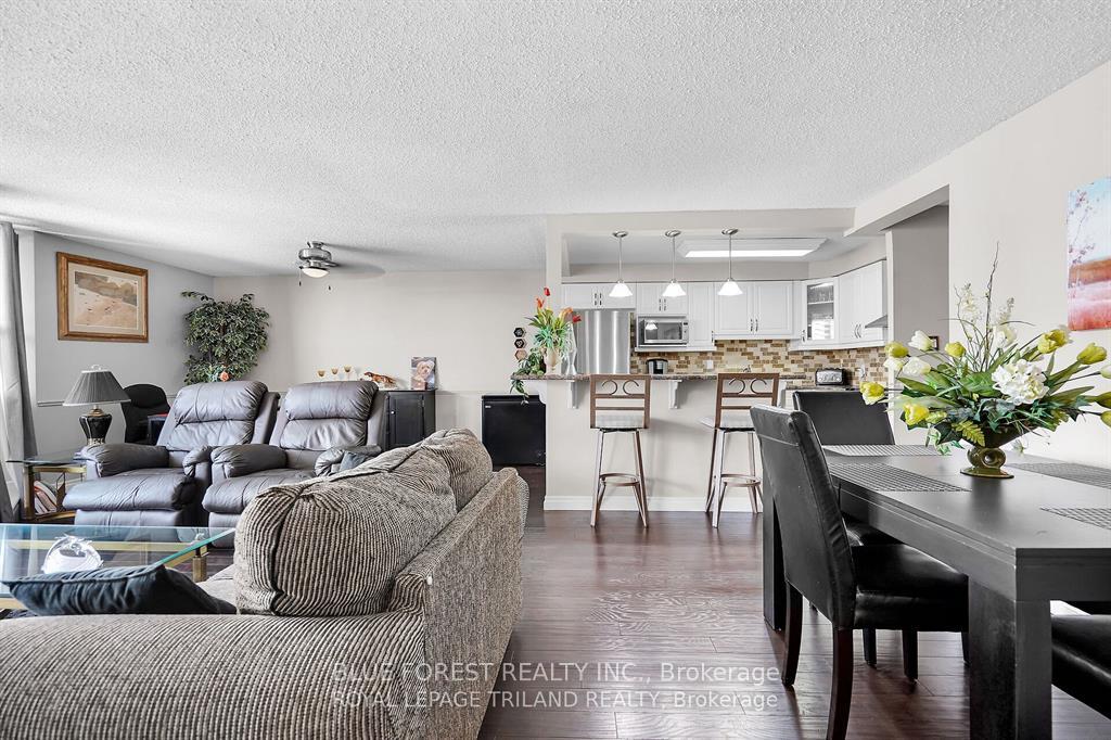 Photo 10 of Unit 1006, 363 Colborne Street, London, East K — HOMEH