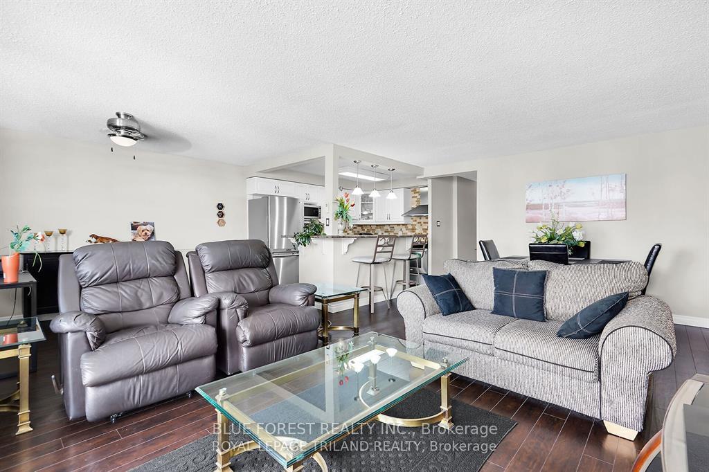 Photo 12 of Unit 1006, 363 Colborne Street, London, East K — HOMEH