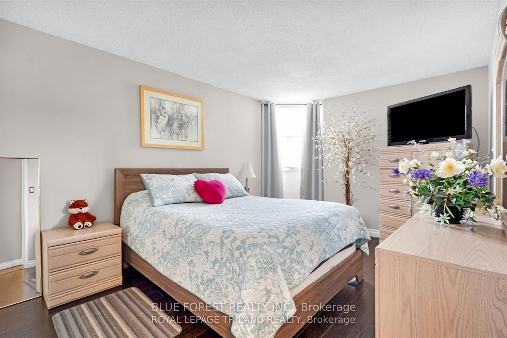 Photo 17 of Unit 1006, 363 Colborne Street, London, East K — HOMEH