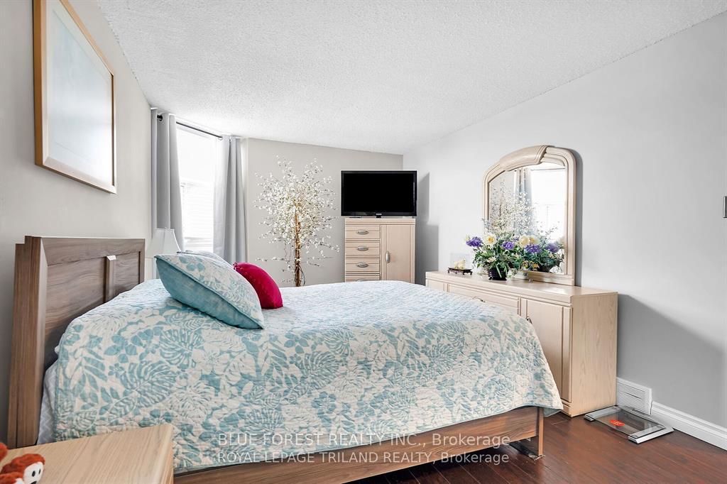 Photo 18 of Unit 1006, 363 Colborne Street, London, East K — HOMEH