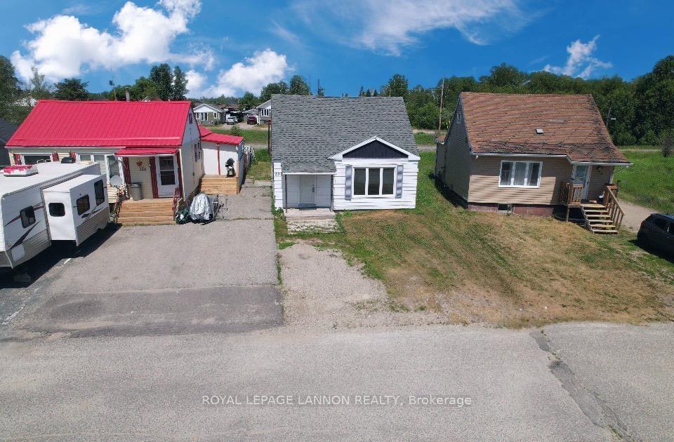 Photo of 330 Ball Park Crescent