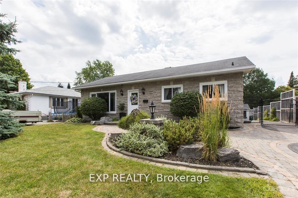 Photo 2 of 28 Appleford Street, Ottawa, Cardinal Heights — HOMEH