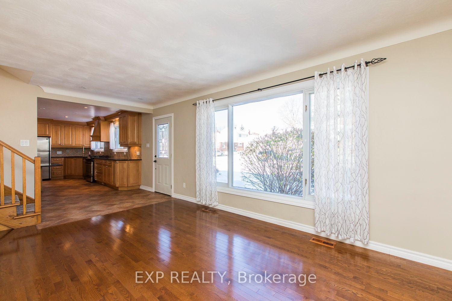 Photo 5 of 28 Appleford Street, Ottawa, Cardinal Heights — HOMEH