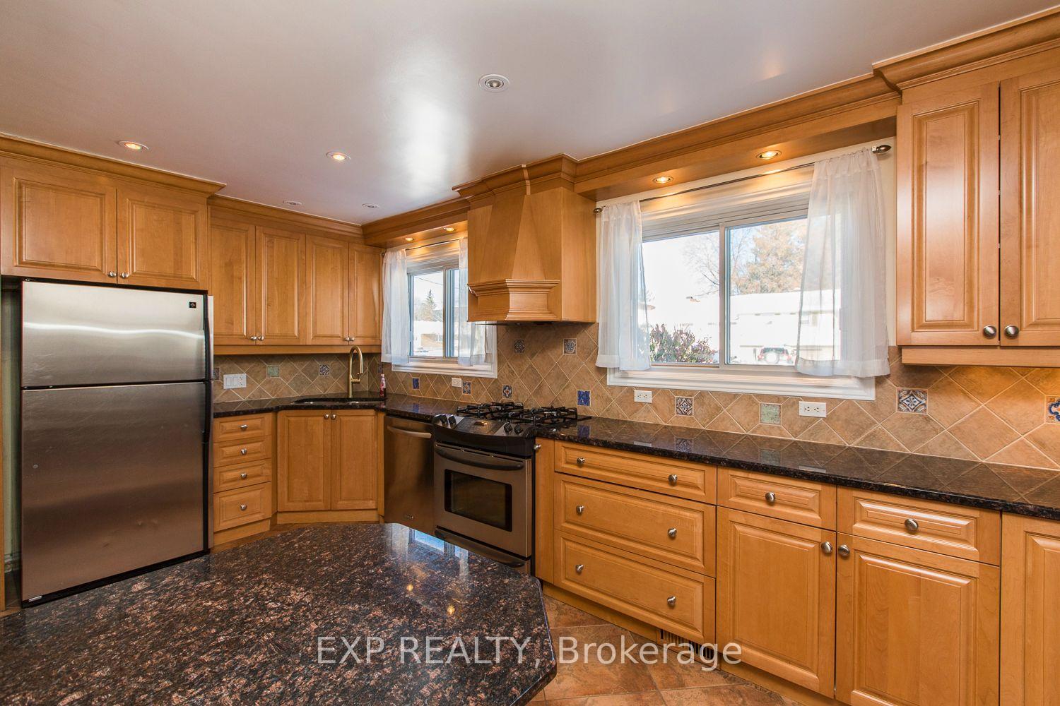 Photo 9 of 28 Appleford Street, Ottawa, Cardinal Heights — HOMEH