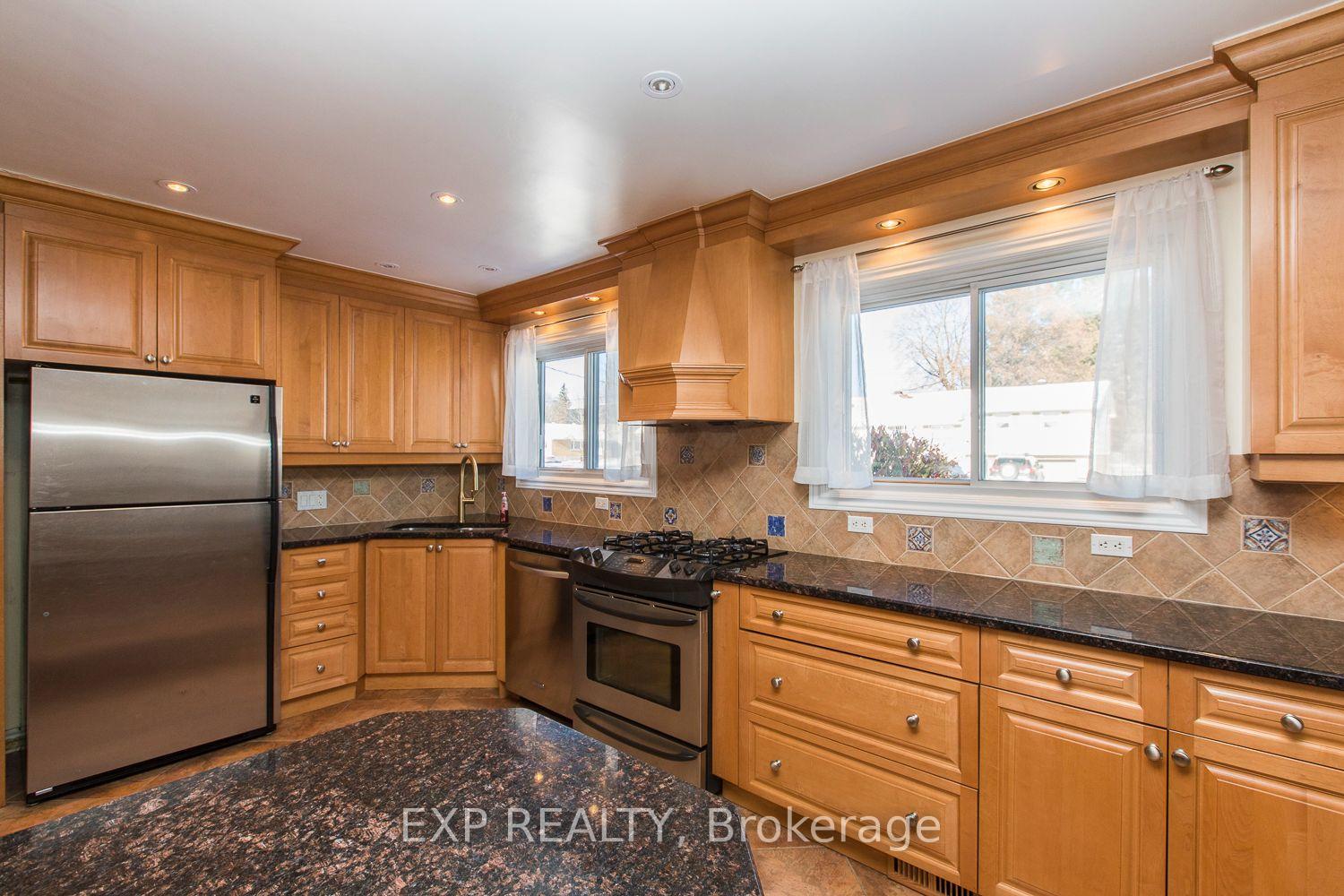 Photo 10 of 28 Appleford Street, Ottawa, Cardinal Heights — HOMEH