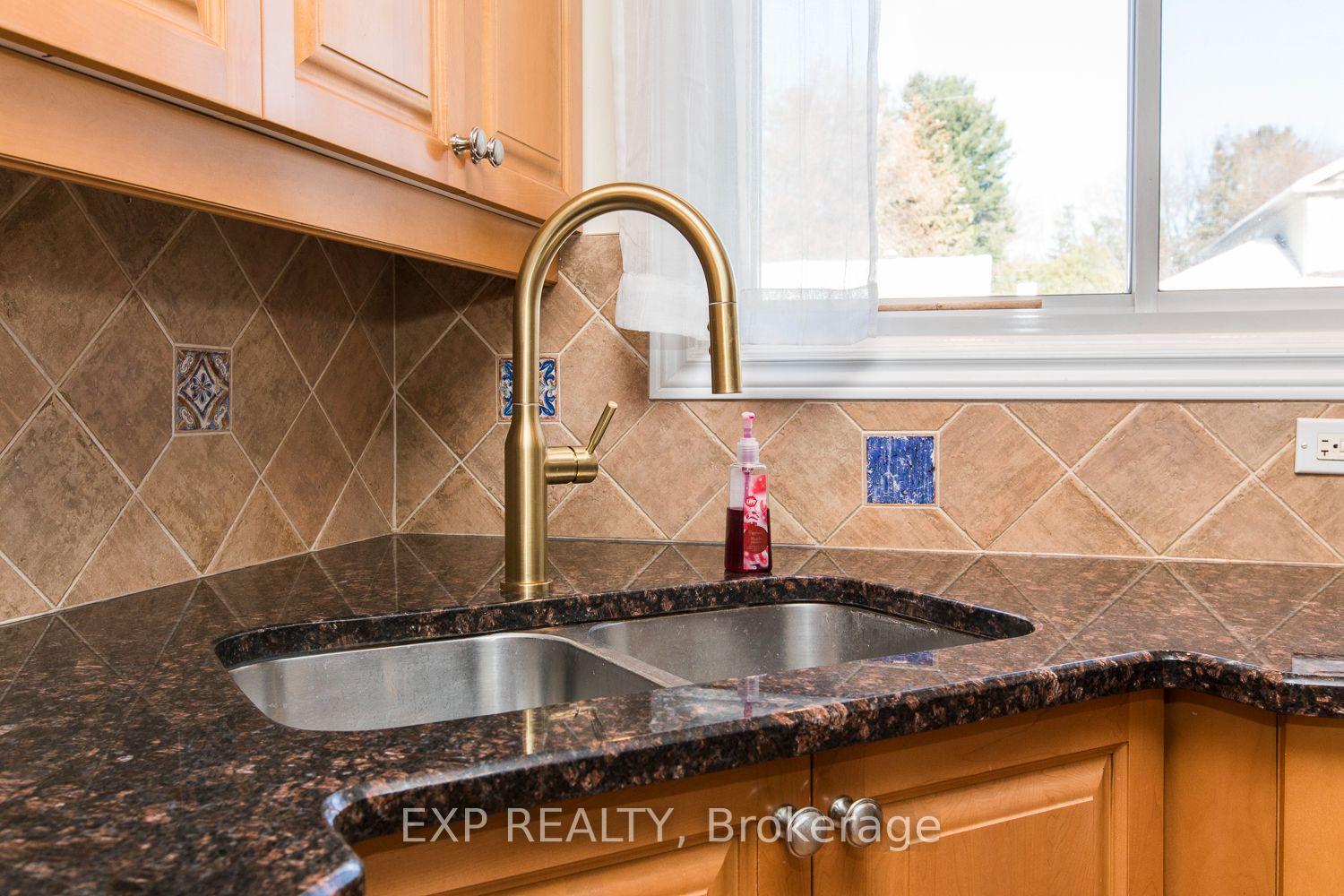 Photo 13 of 28 Appleford Street, Ottawa, Cardinal Heights — HOMEH