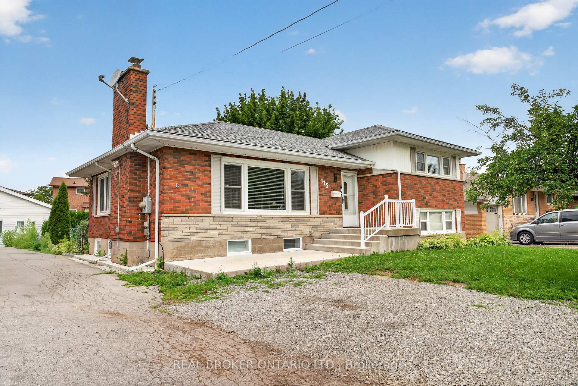 Photo 1 of 115 Green Road, Hamilton, Stoney Creek — HOMEH
