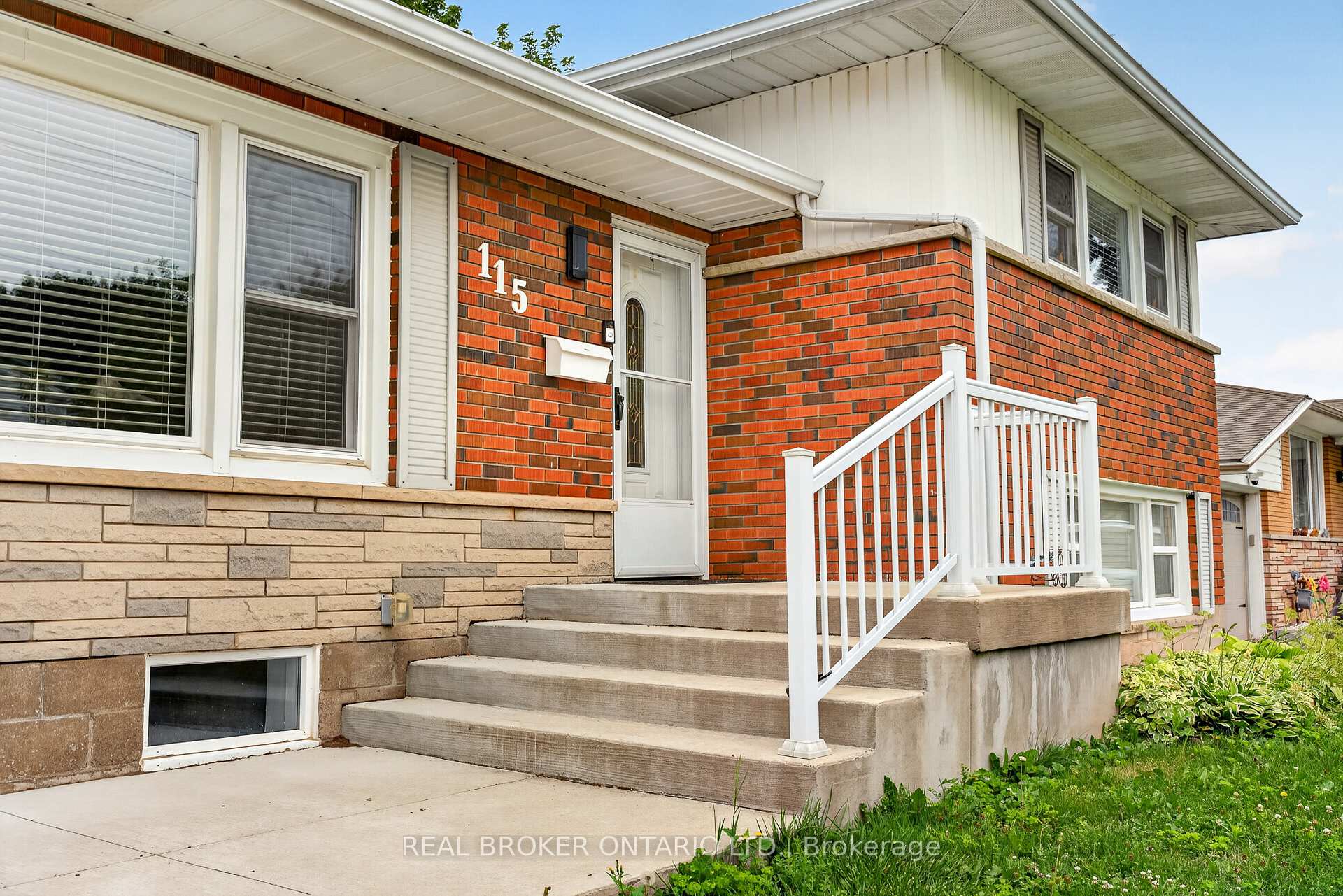 Photo 2 of 115 Green Road, Hamilton, Stoney Creek — HOMEH