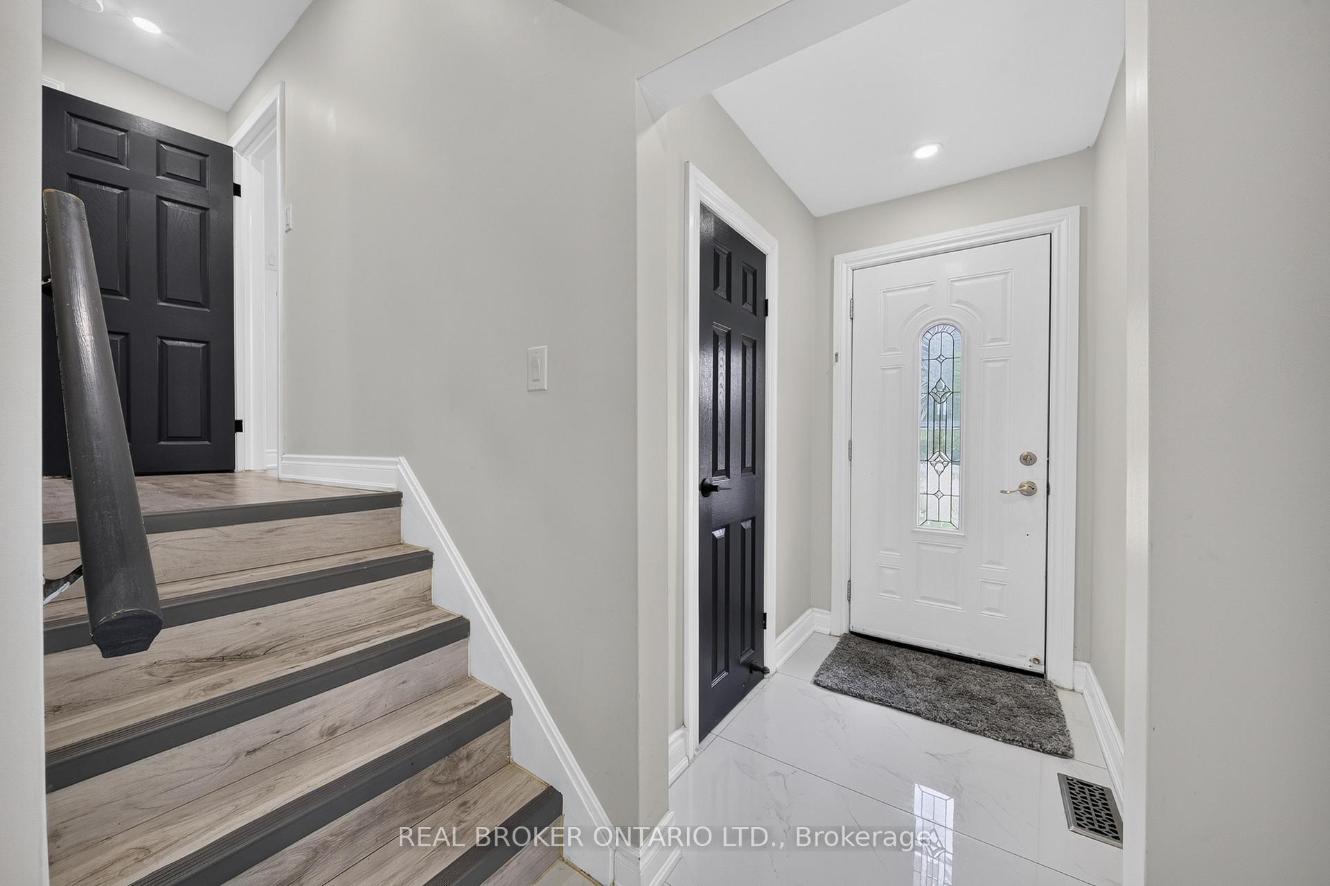 Photo 4 of 115 Green Road, Hamilton, Stoney Creek — HOMEH