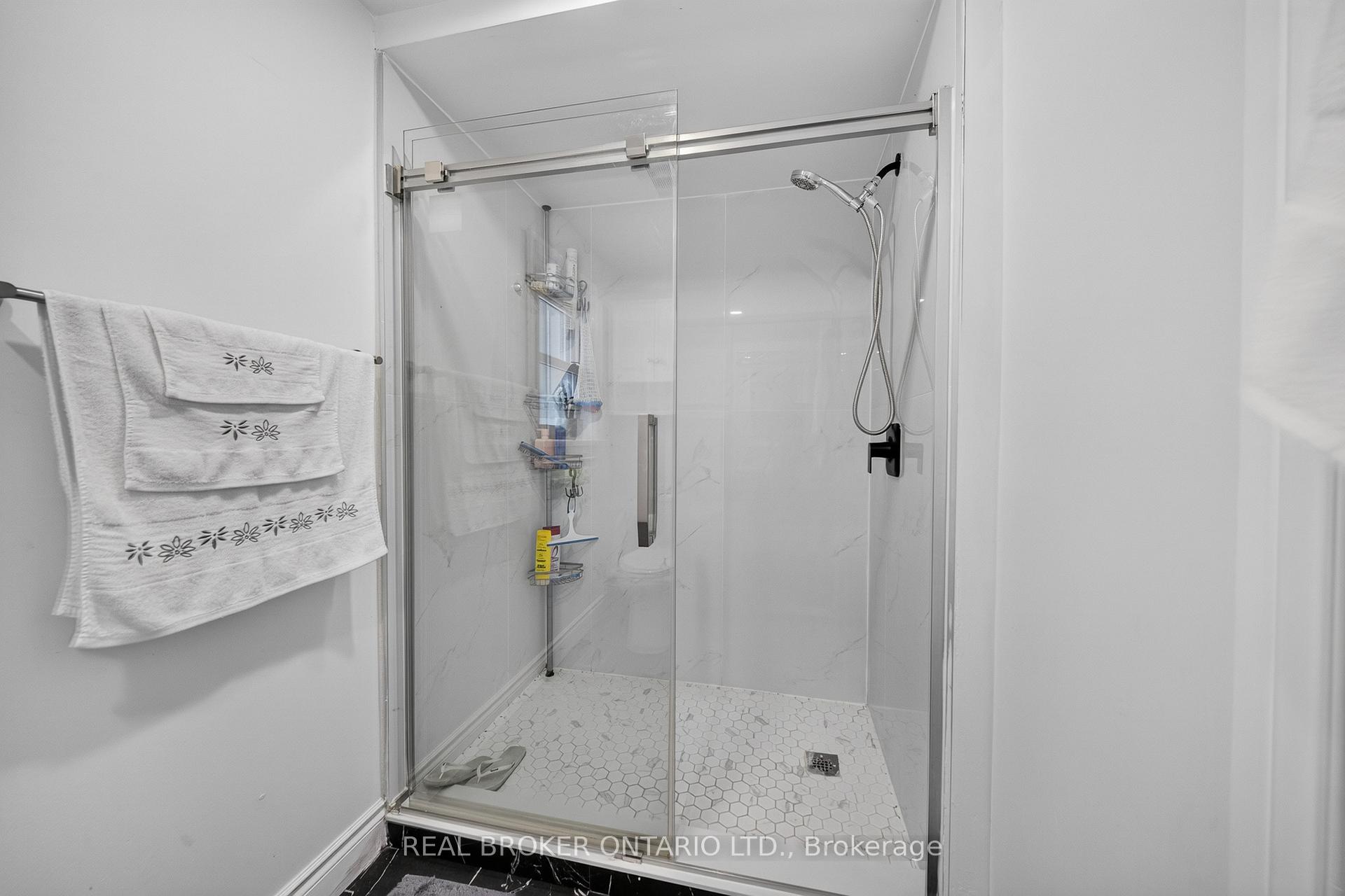 Photo 18 of 115 Green Road, Hamilton, Stoney Creek — HOMEH