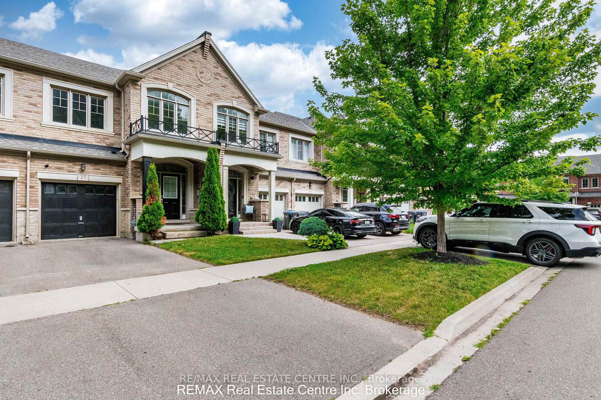 Front of 27 Lady Evelyn Cres Brampton Ontario L6Y 6C6 Abbey