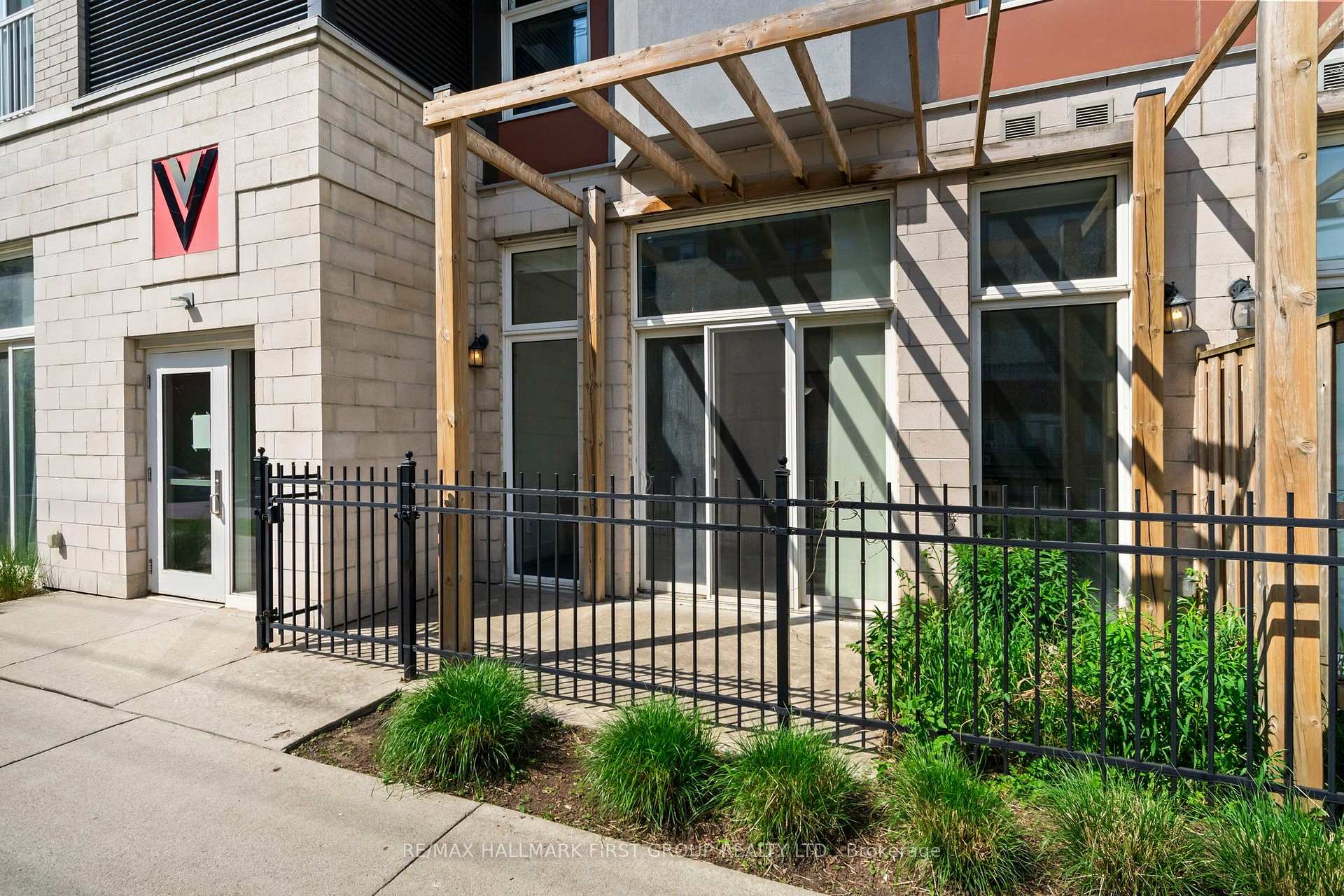 Photo 15 of Unit 5, 253 Albert Street, Waterloo, Beechwood/University — HOMEH