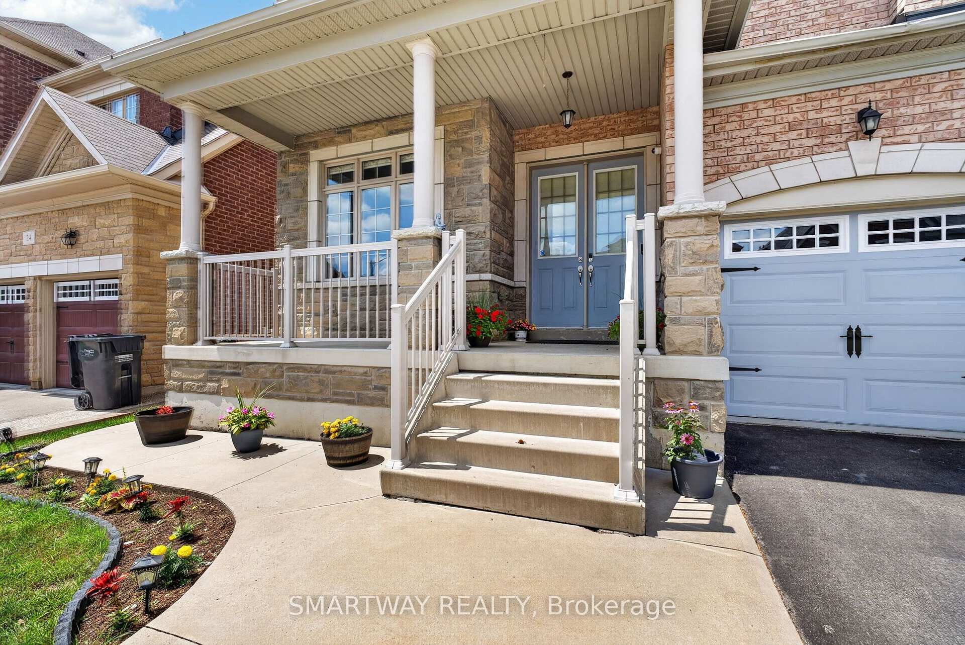 Photo 2 of 26 Fanning Trail, Brampton, Toronto Gore Rural Estate — HOMEH