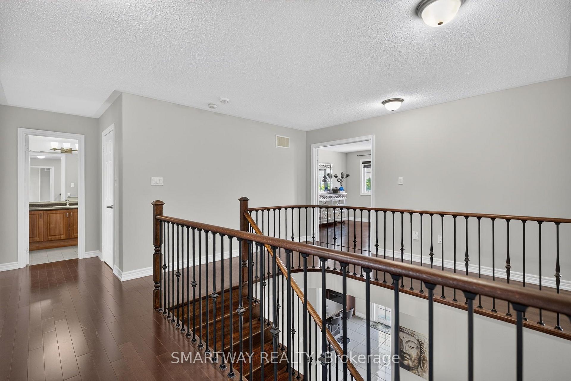 Photo 19 of 26 Fanning Trail, Brampton, Toronto Gore Rural Estate — HOMEH