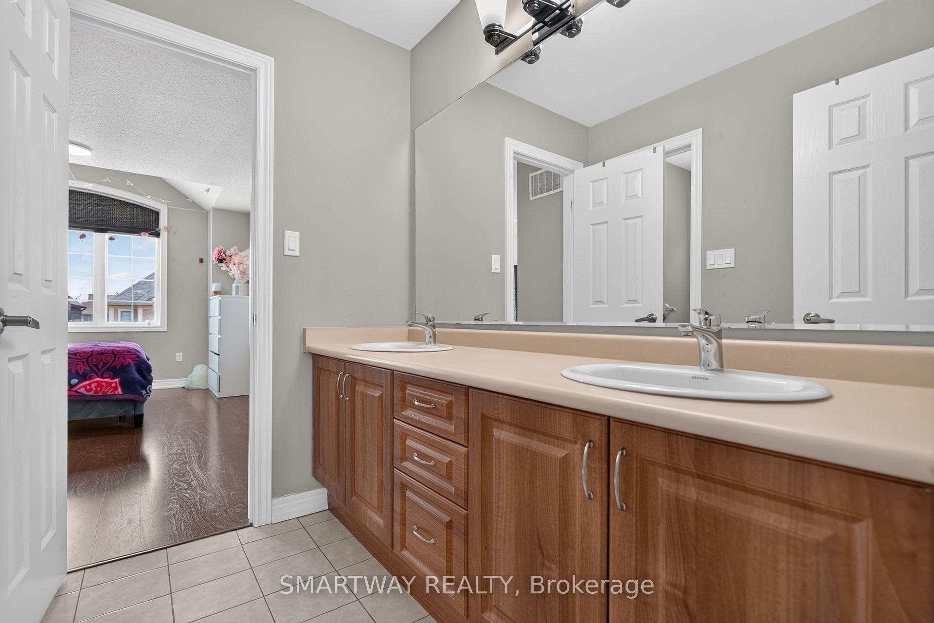 Photo 26 of 26 Fanning Trail, Brampton, Toronto Gore Rural Estate — HOMEH