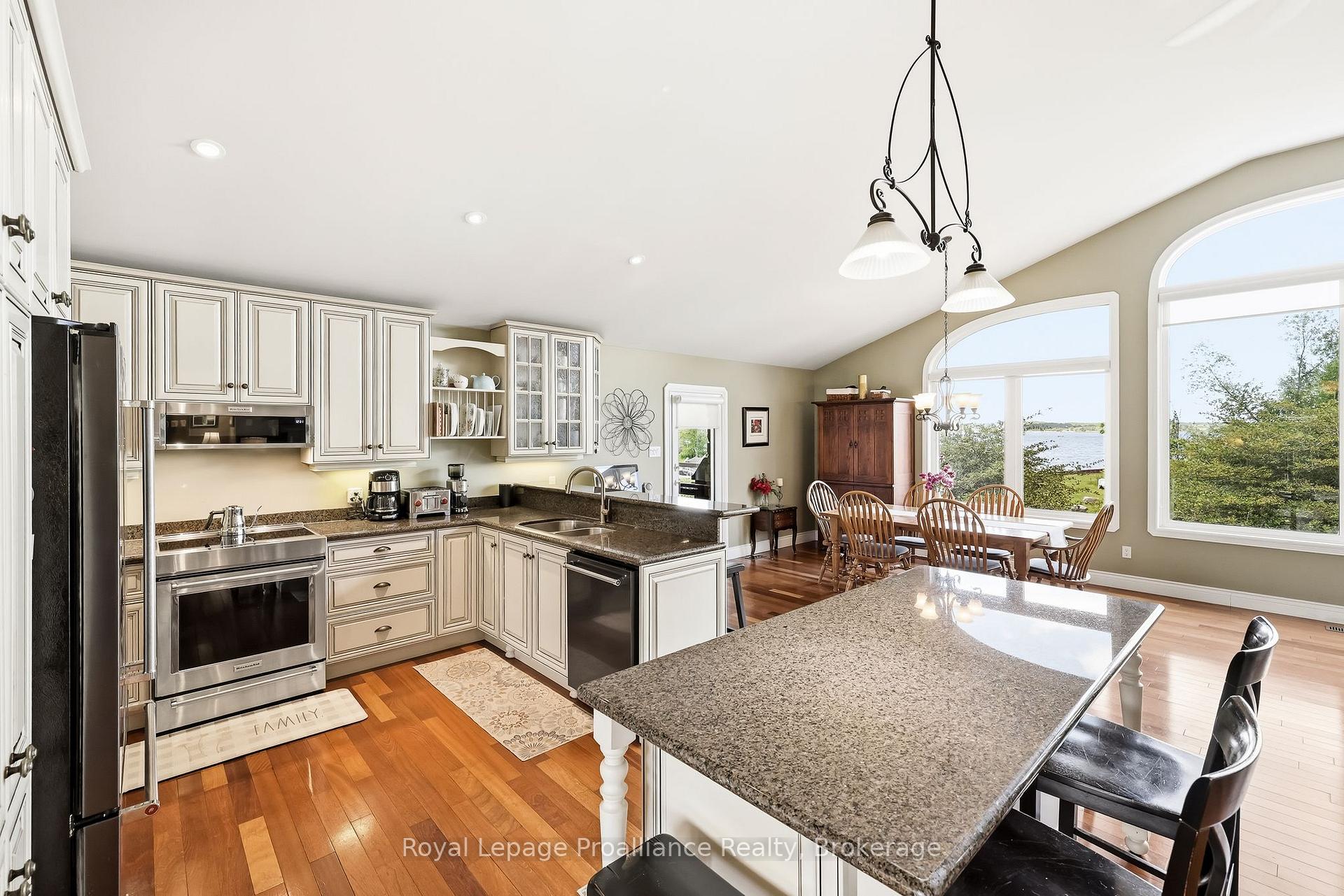 Photo 13 of 1674 Morris Avenue, Selwyn — HOMEH