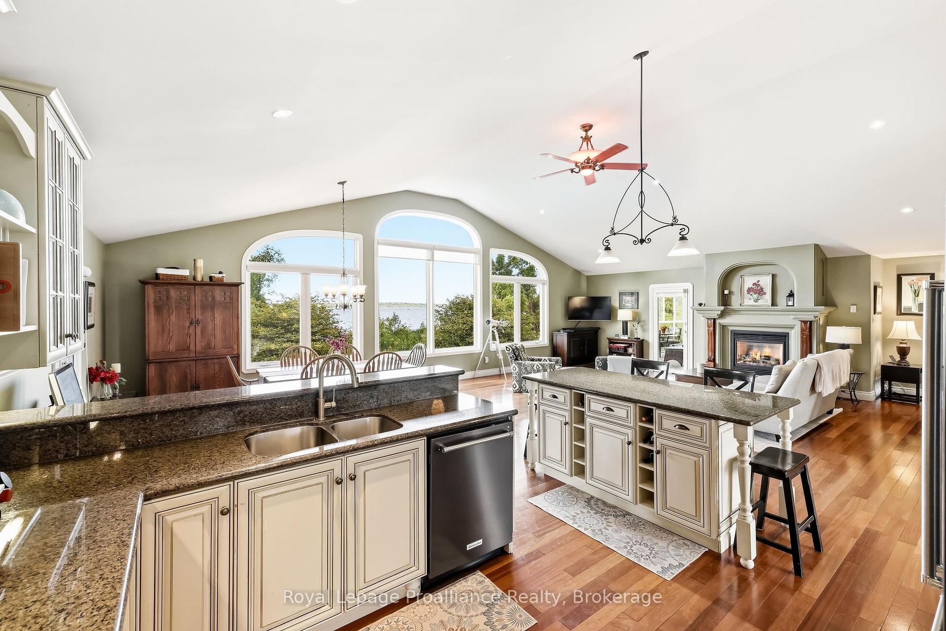 Photo 14 of 1674 Morris Avenue, Selwyn — HOMEH