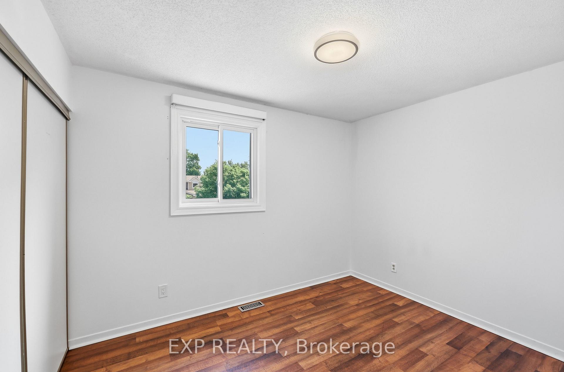 Photo 14 of 793 Littlestone Crescent, Kingston, East Gardiners Rd — HOMEH