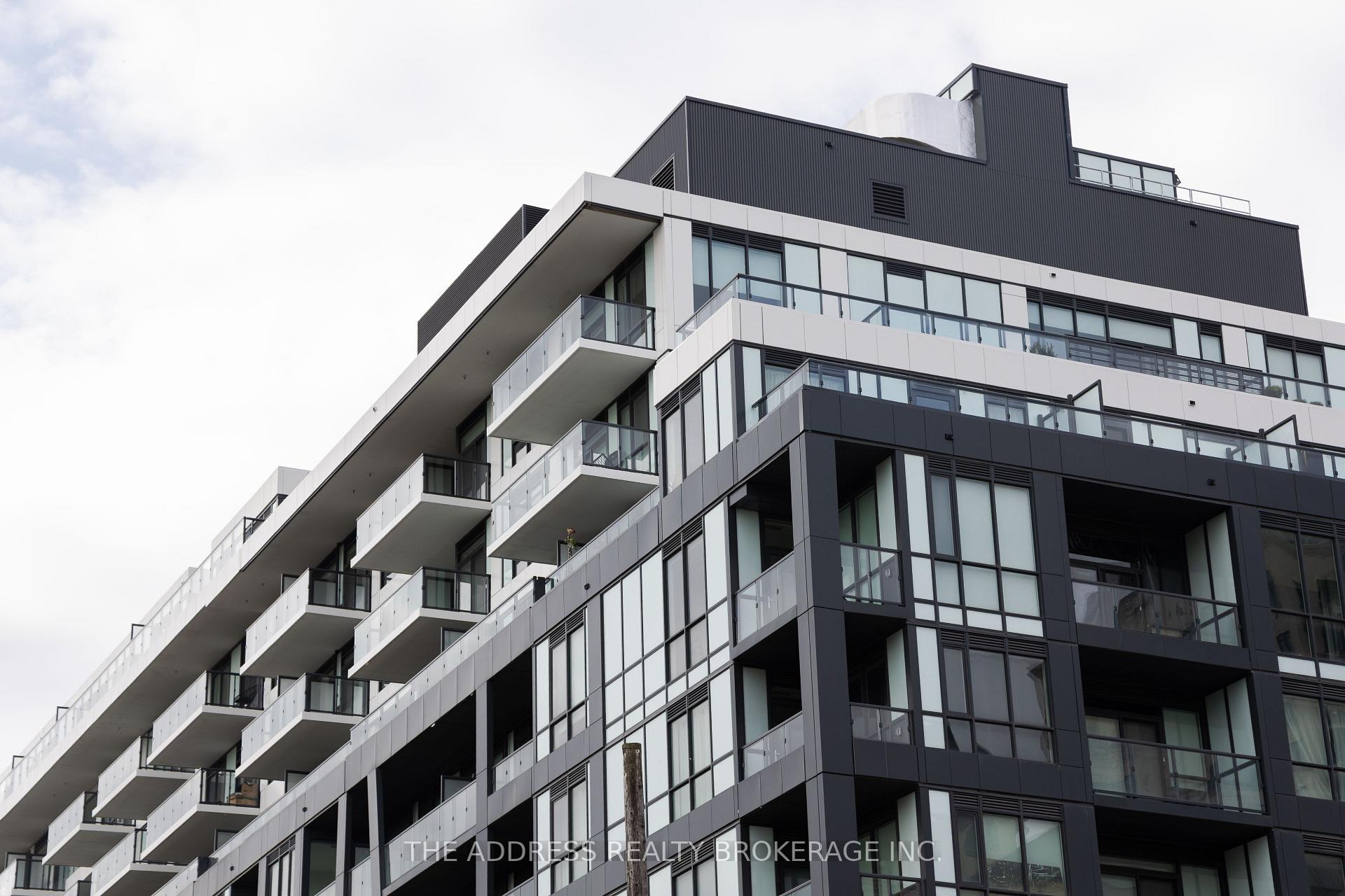 Front of Unit 507, 6 Greenbriar Road