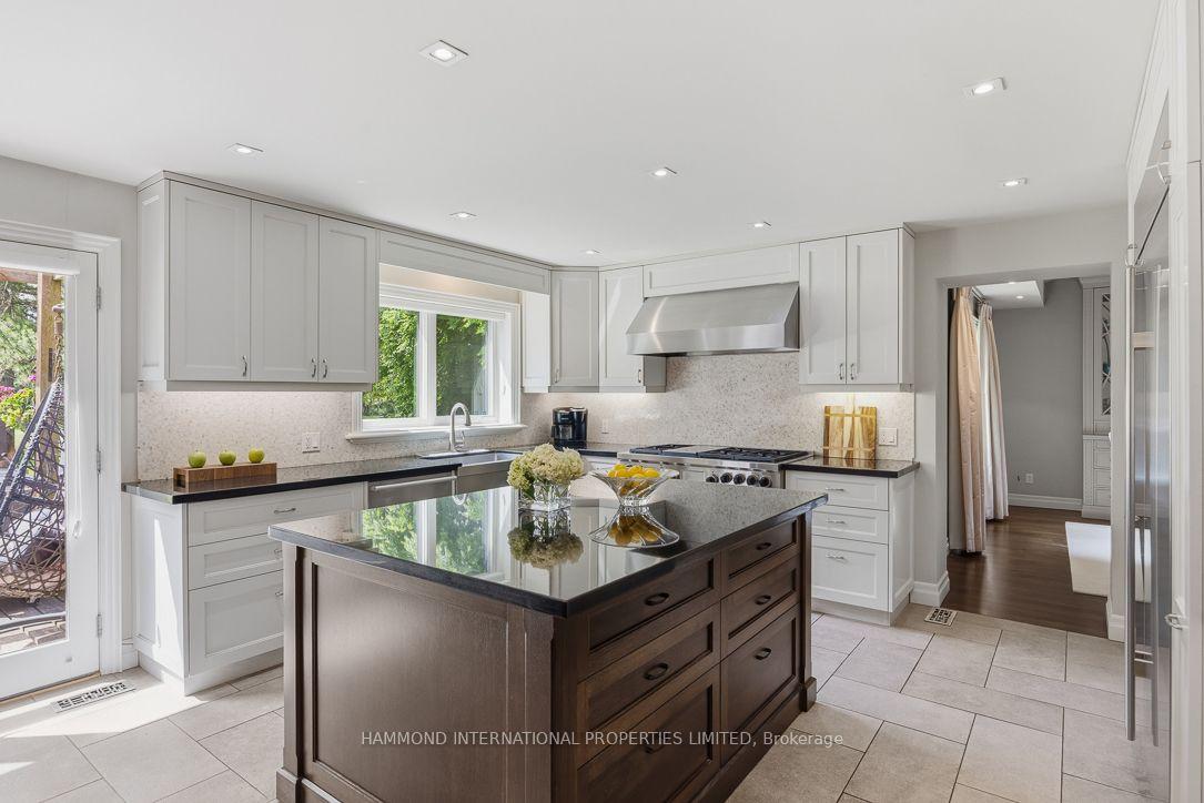 Photo 4 of 19 Fairway Heights Crescent, Markham, Bayview Fairway-Bayview Country Club Estates — HOMEH
