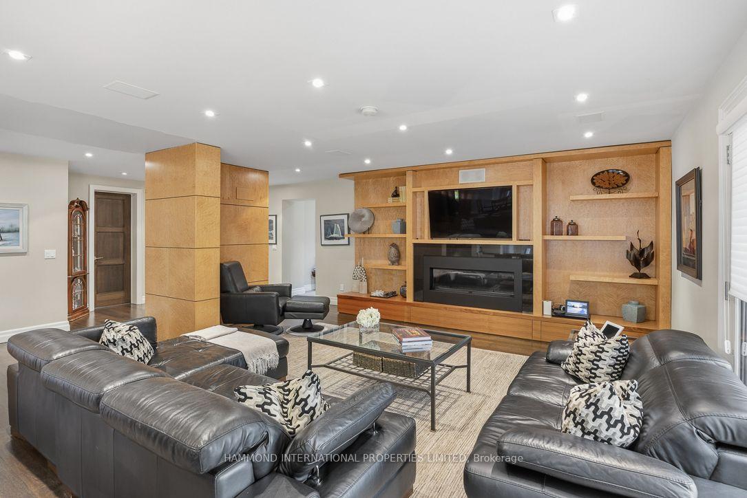 Photo 8 of 19 Fairway Heights Crescent, Markham, Bayview Fairway-Bayview Country Club Estates — HOMEH