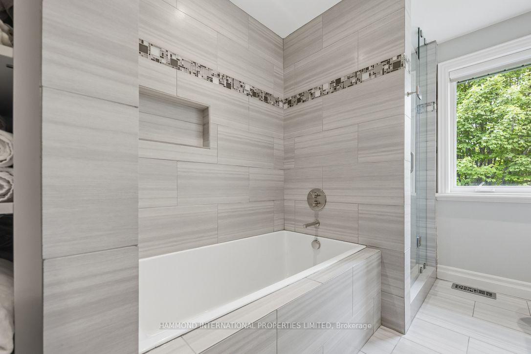 Photo 18 of 19 Fairway Heights Crescent, Markham, Bayview Fairway-Bayview Country Club Estates — HOMEH