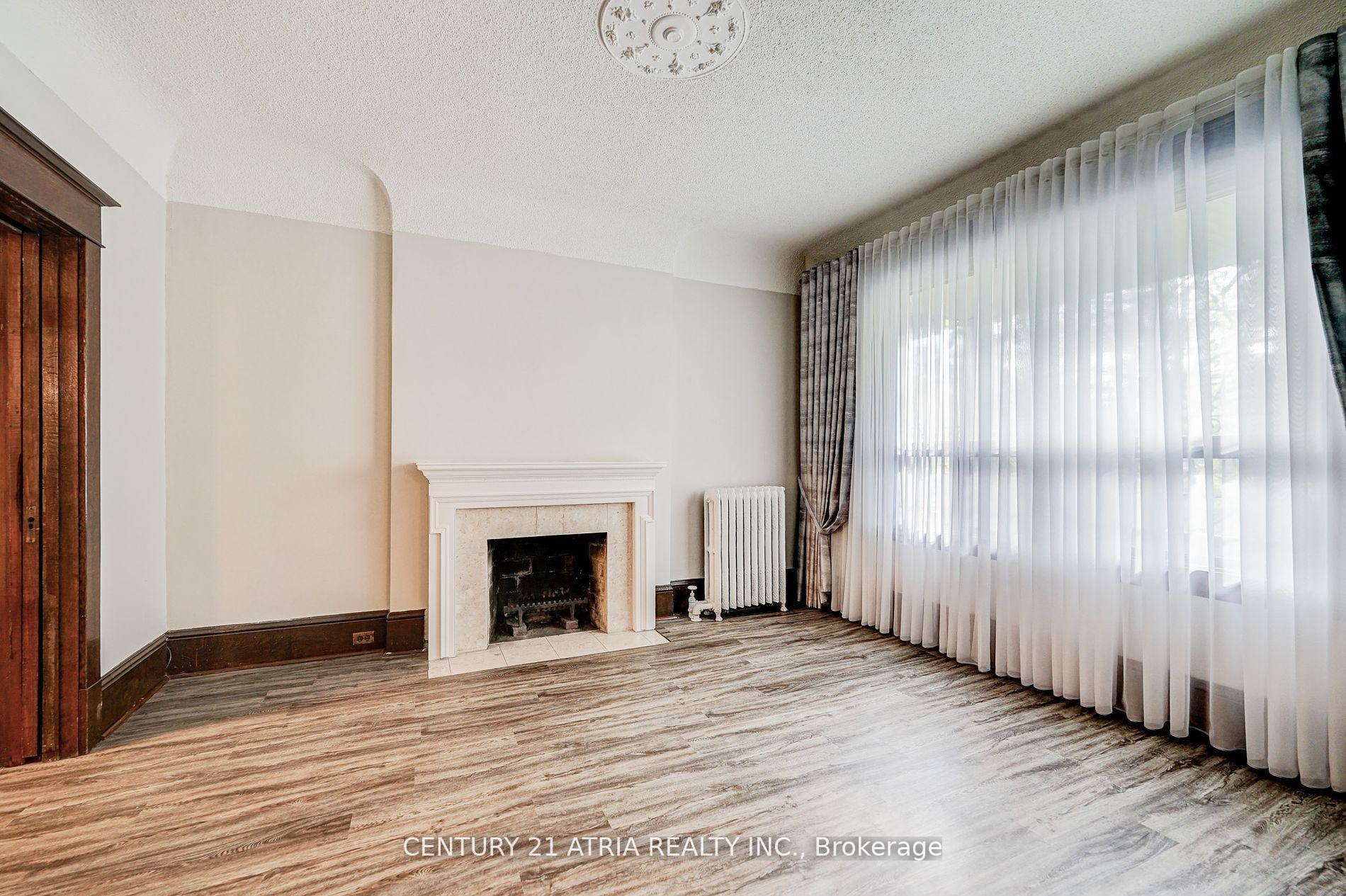 Photo 4 of 397 Parkside Drive, Toronto, High Park-Swansea — HOMEH