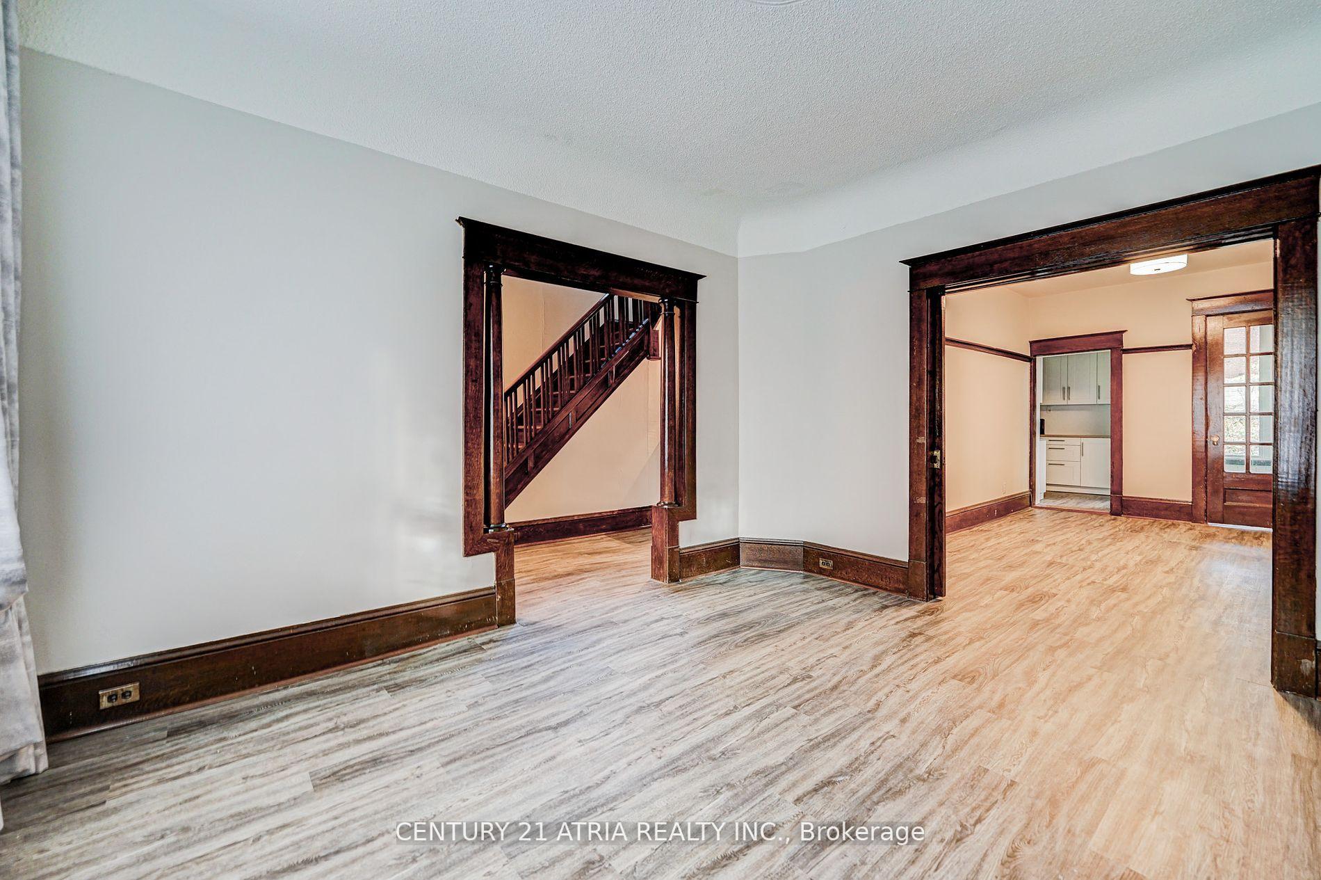 Photo 5 of 397 Parkside Drive, Toronto, High Park-Swansea — HOMEH
