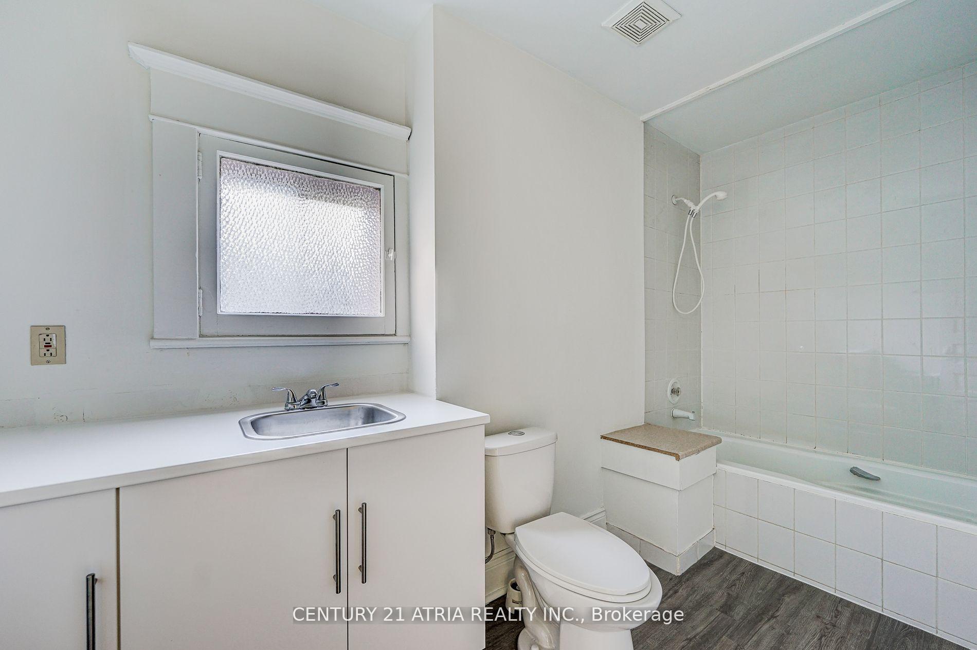 Photo 25 of 397 Parkside Drive, Toronto, High Park-Swansea — HOMEH